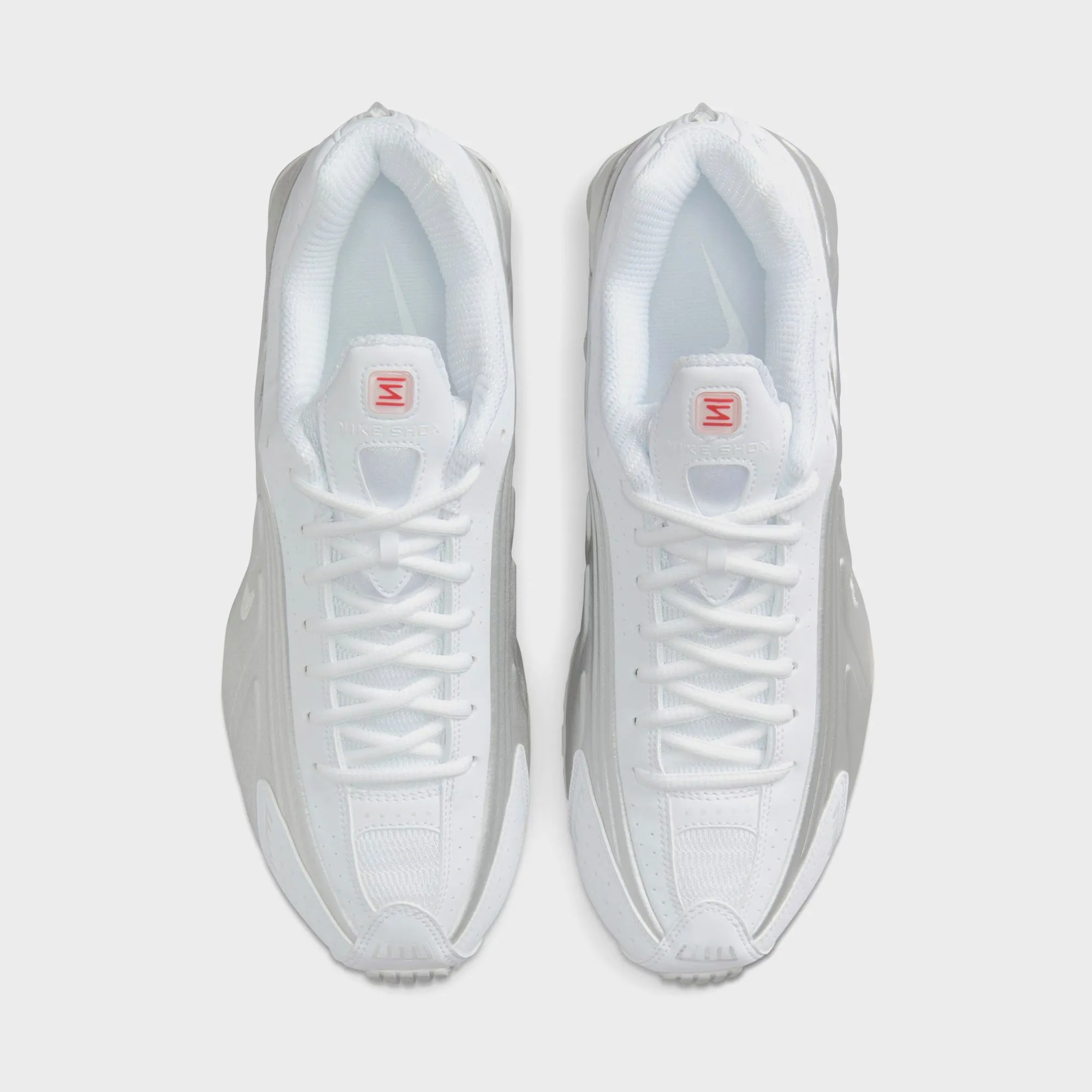 Fitting Nike Shox R4 - White / Metallic Silver / White / Bright Crimson