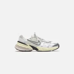 Back To School Sale Black Friday Sale Nike V2K Run - Summit White / Metallic Silver