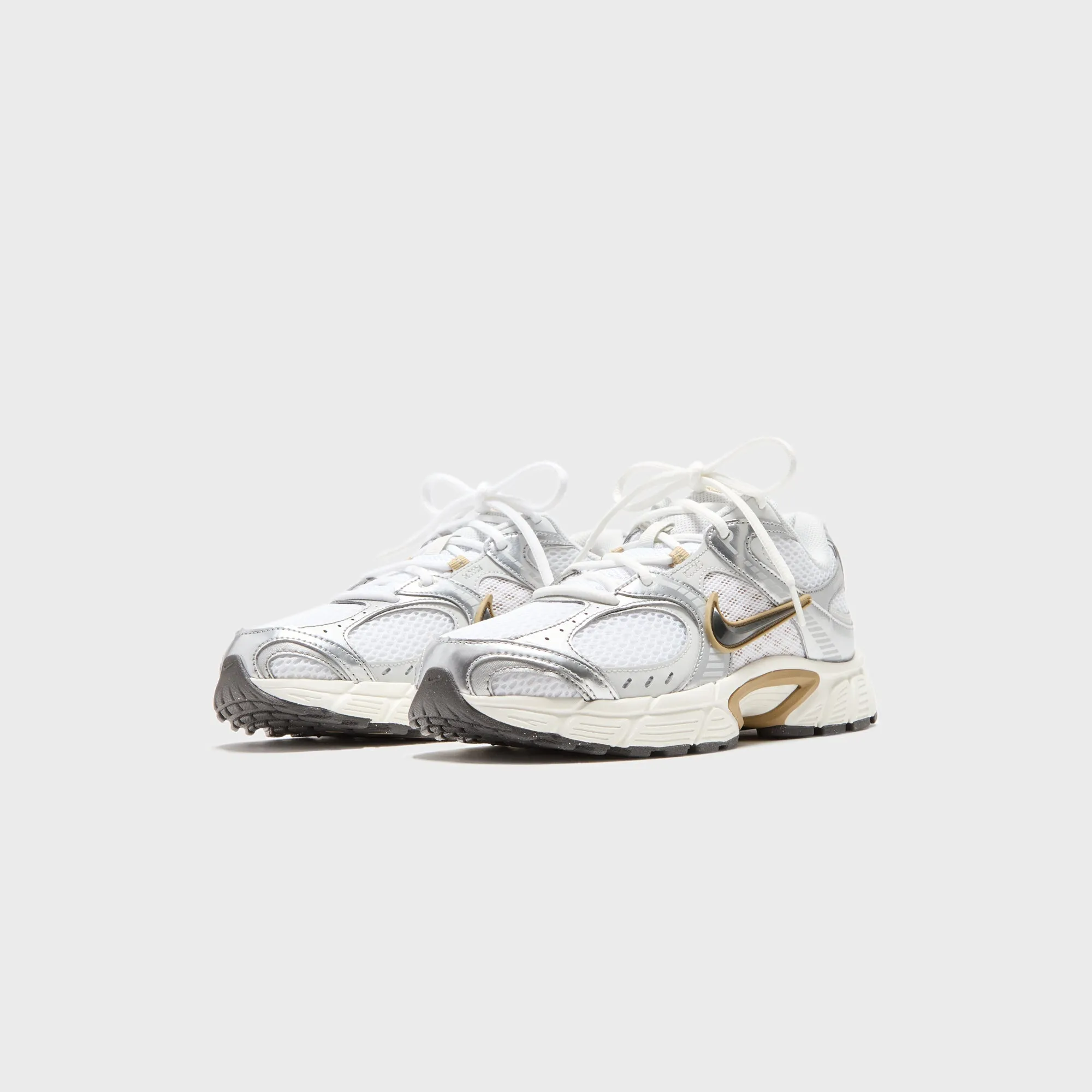 Redefine Classic Autumn Sale Nike V5 Rnr - White / Medium Ash / Parachute Beige / Metallic Pewter / Photon Dust / Sail
