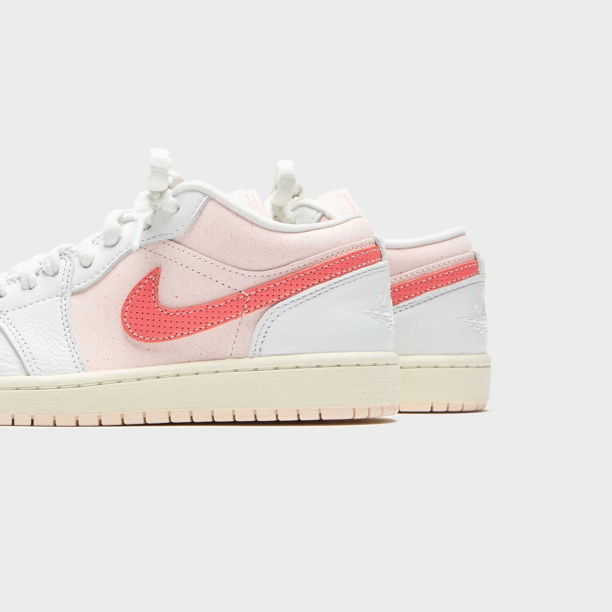 Zip-Up Innovation Roomier Fit Nike Wmns Air Jordan 1 Low Se - Summit White / Light Soft Pink / Sail / Magic Ember