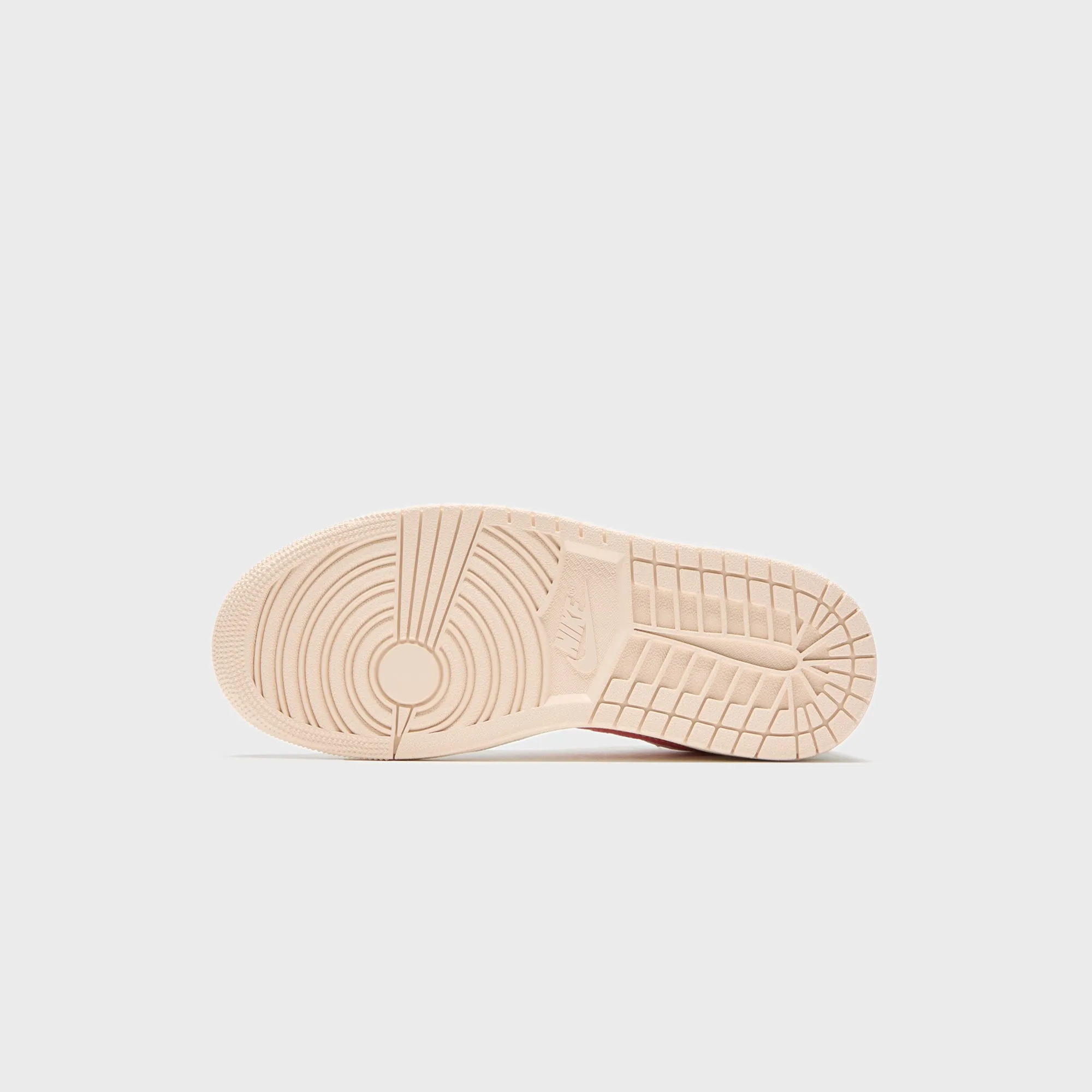 Nike Wmns Air Jordan 1 Low Se - Summit White / Light Soft Pink / Sail / Magic Ember Comfort Workable