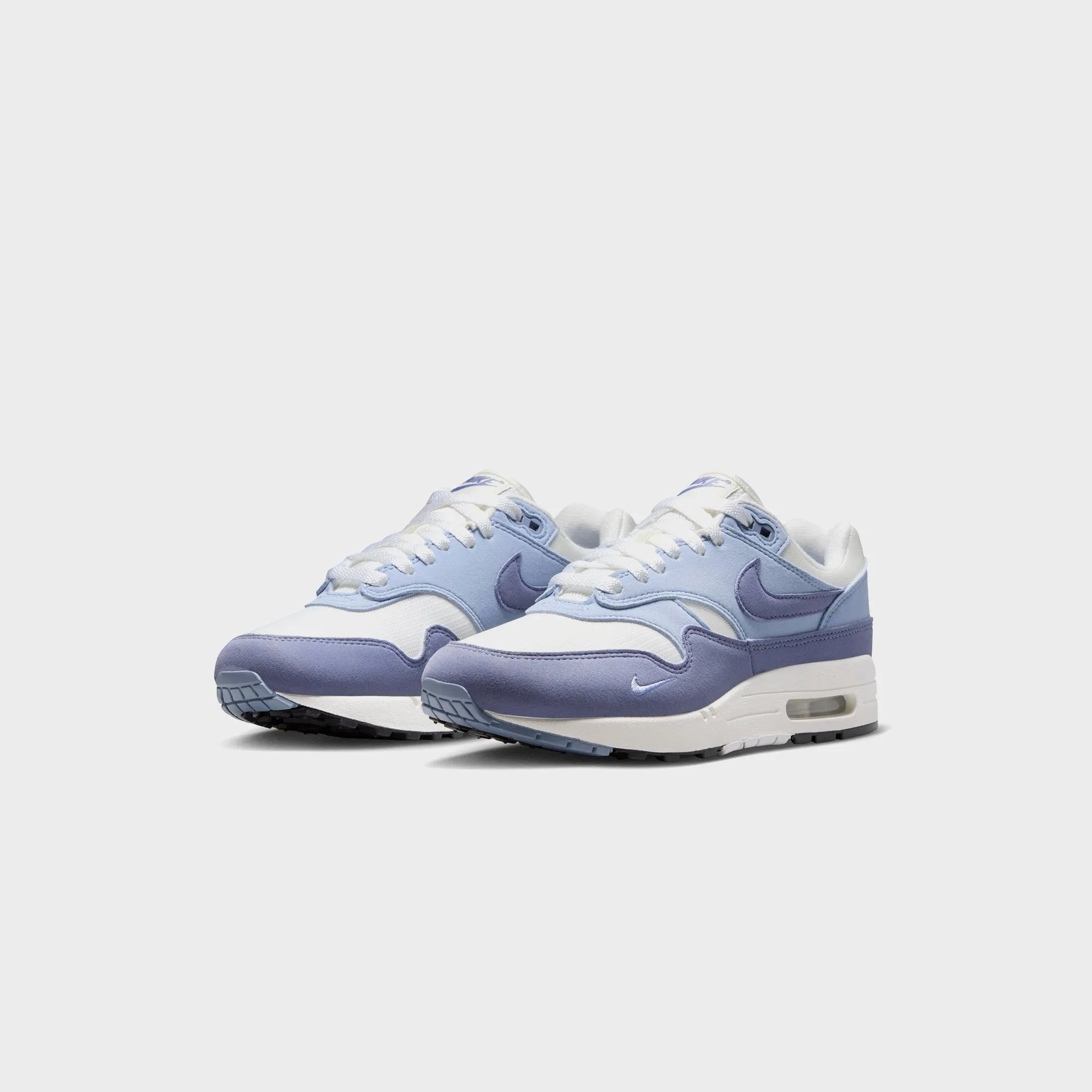 Nike Wmns Air Max 1 `87 - Sail / Light Armoury Blue / Black / Ashen Slate Comfortable Girder High Traction Outsole