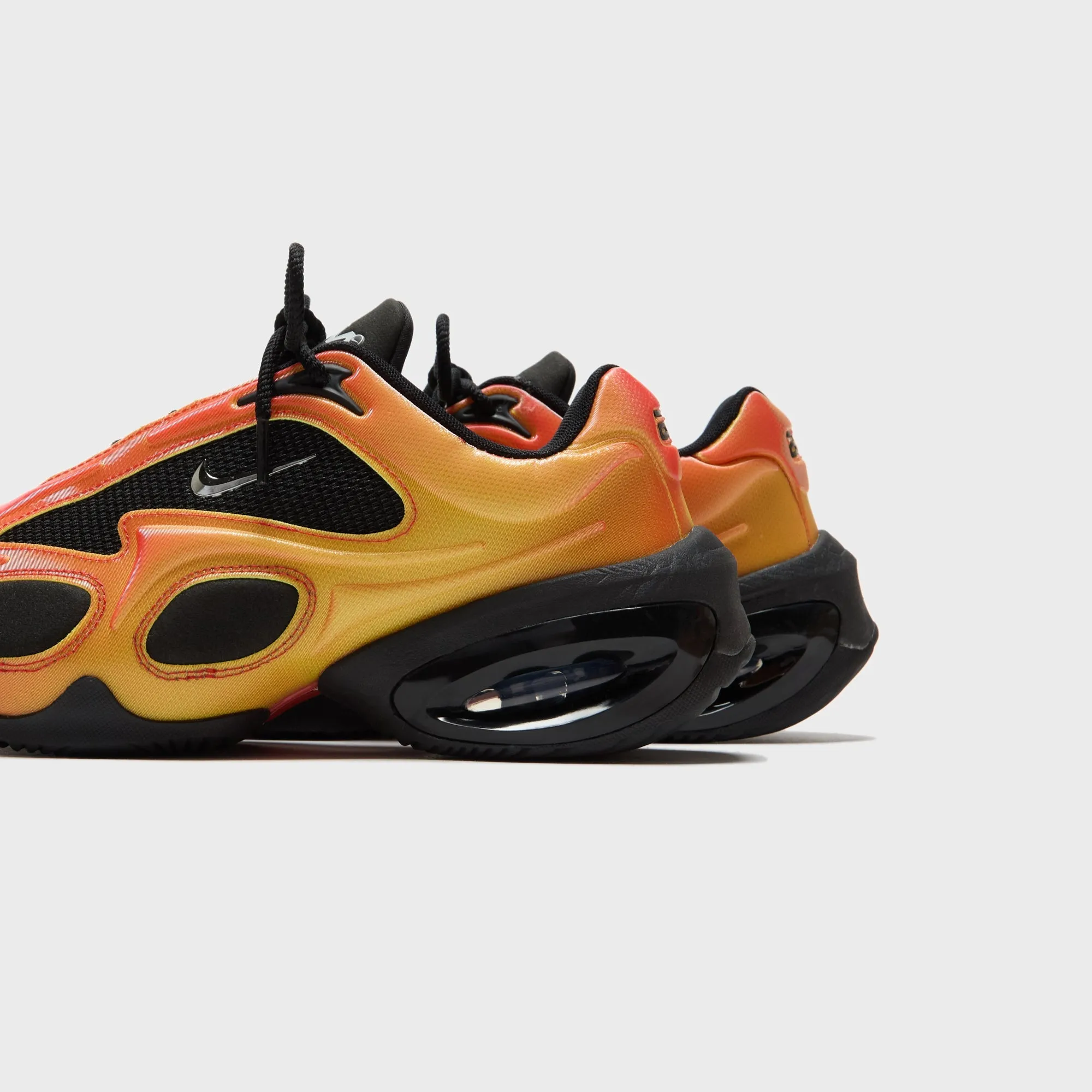 Ventilation Design Nike Wmns Air Max Muse Se - Black / Metallic Silver / Bright Crimson