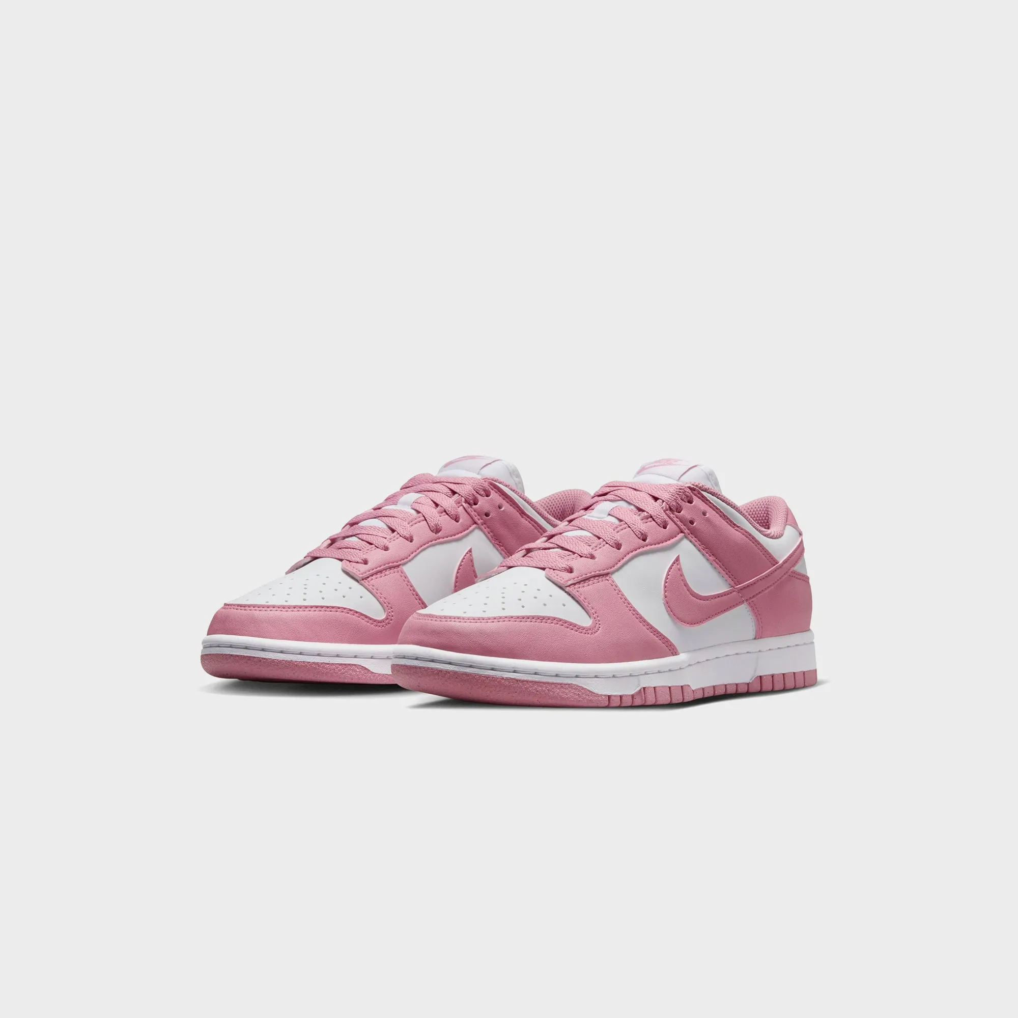 Nike Wmns Dunk Low - White / Elemental Pink Assurance