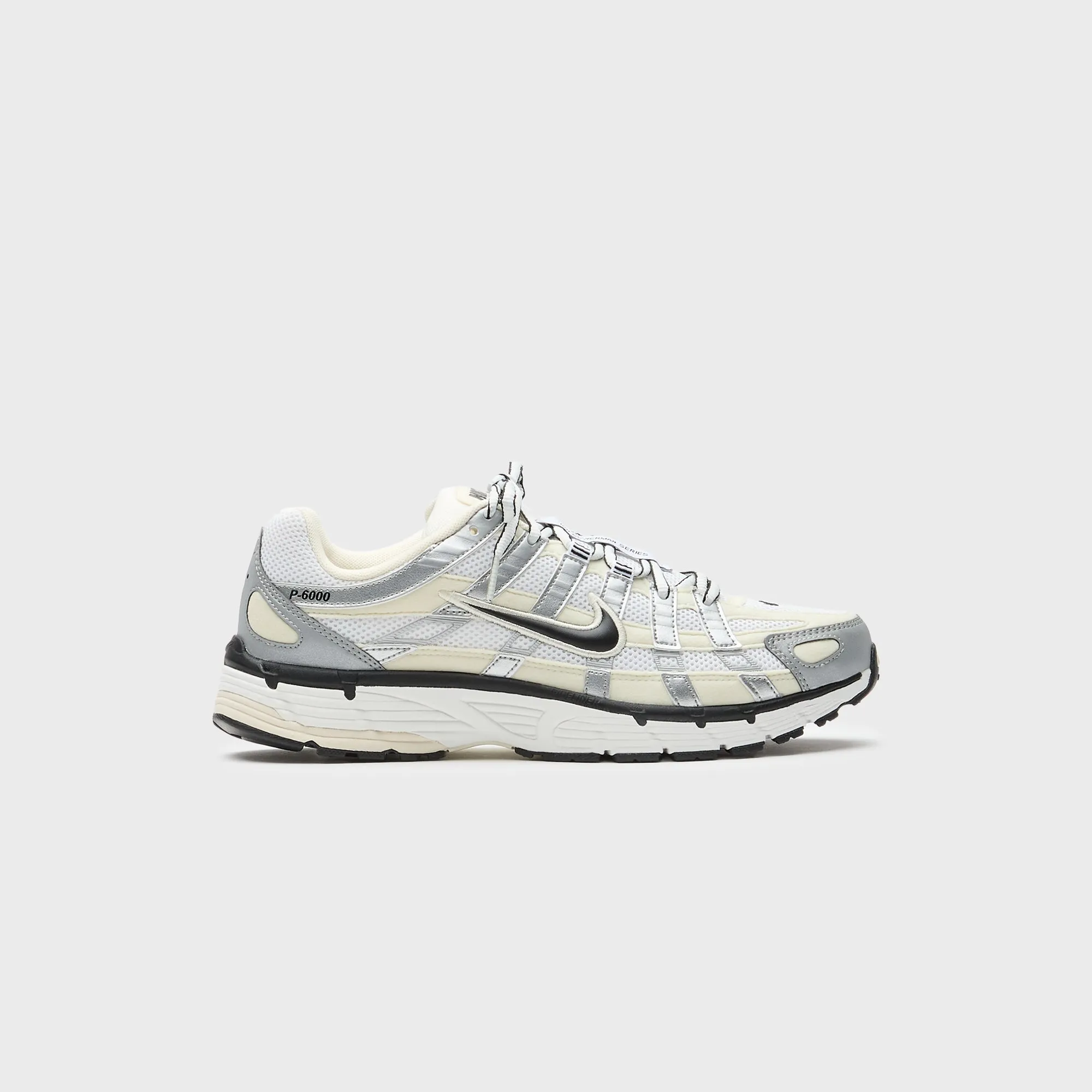 Nike Wmns P-6000 - Coconut Milk / Black / Summit White Large