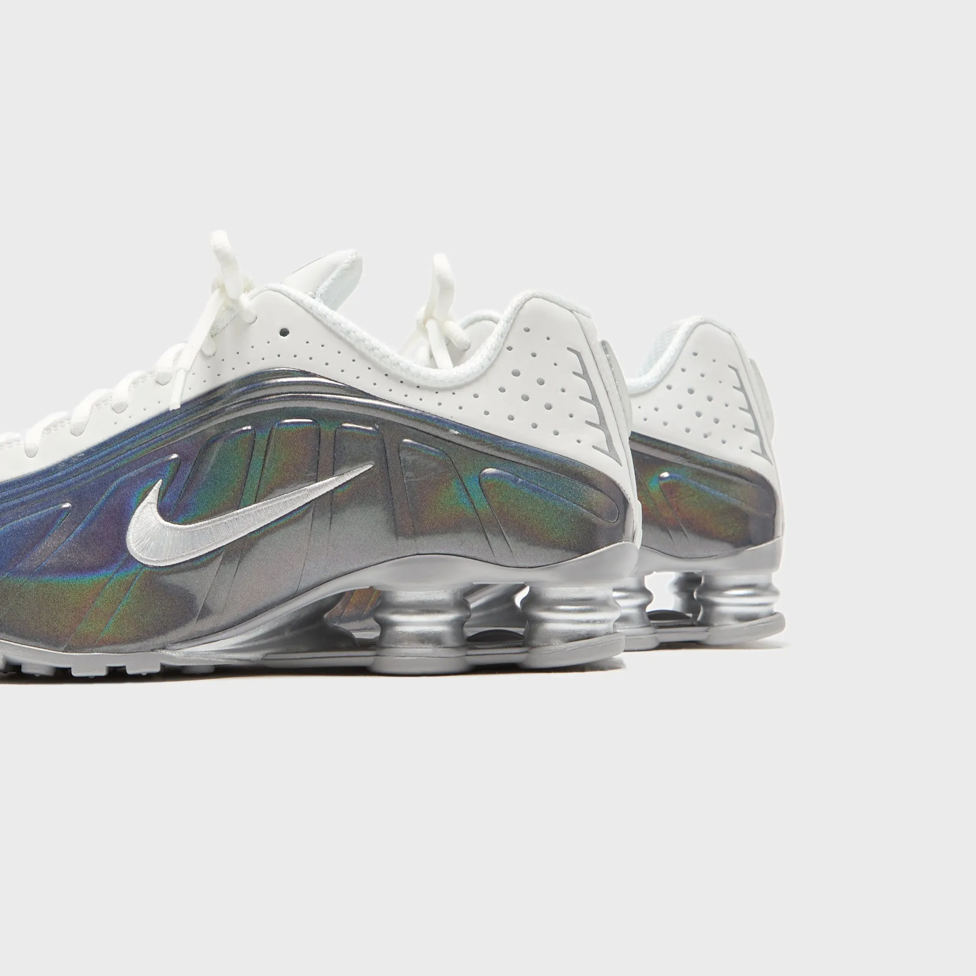 Comfort Recover Comfortable Cafe Shoes Nike Wmns Shox R4 - Hydrangeas / Metallic Silver / Summit White