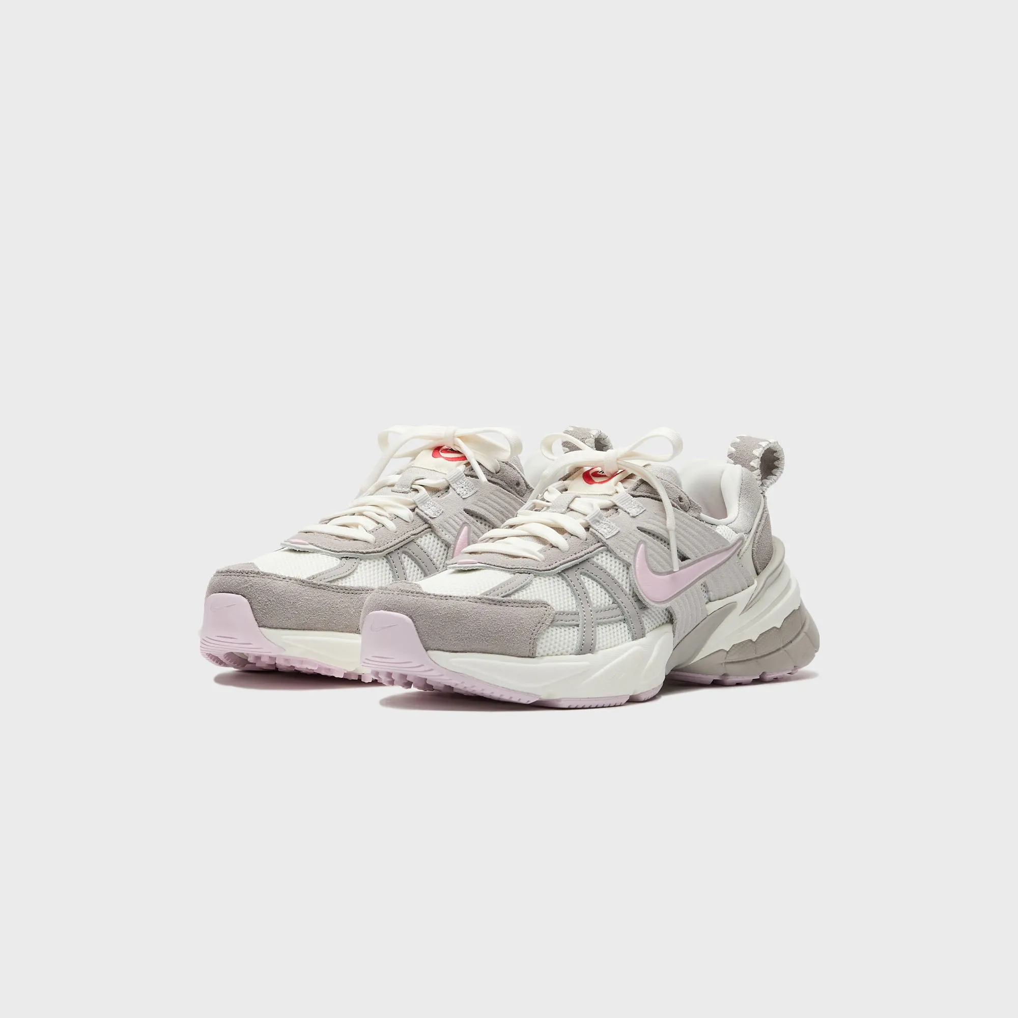 Nike Wmns V2K Run - Sail / Pink Foam / College Grey Wear - Resistant