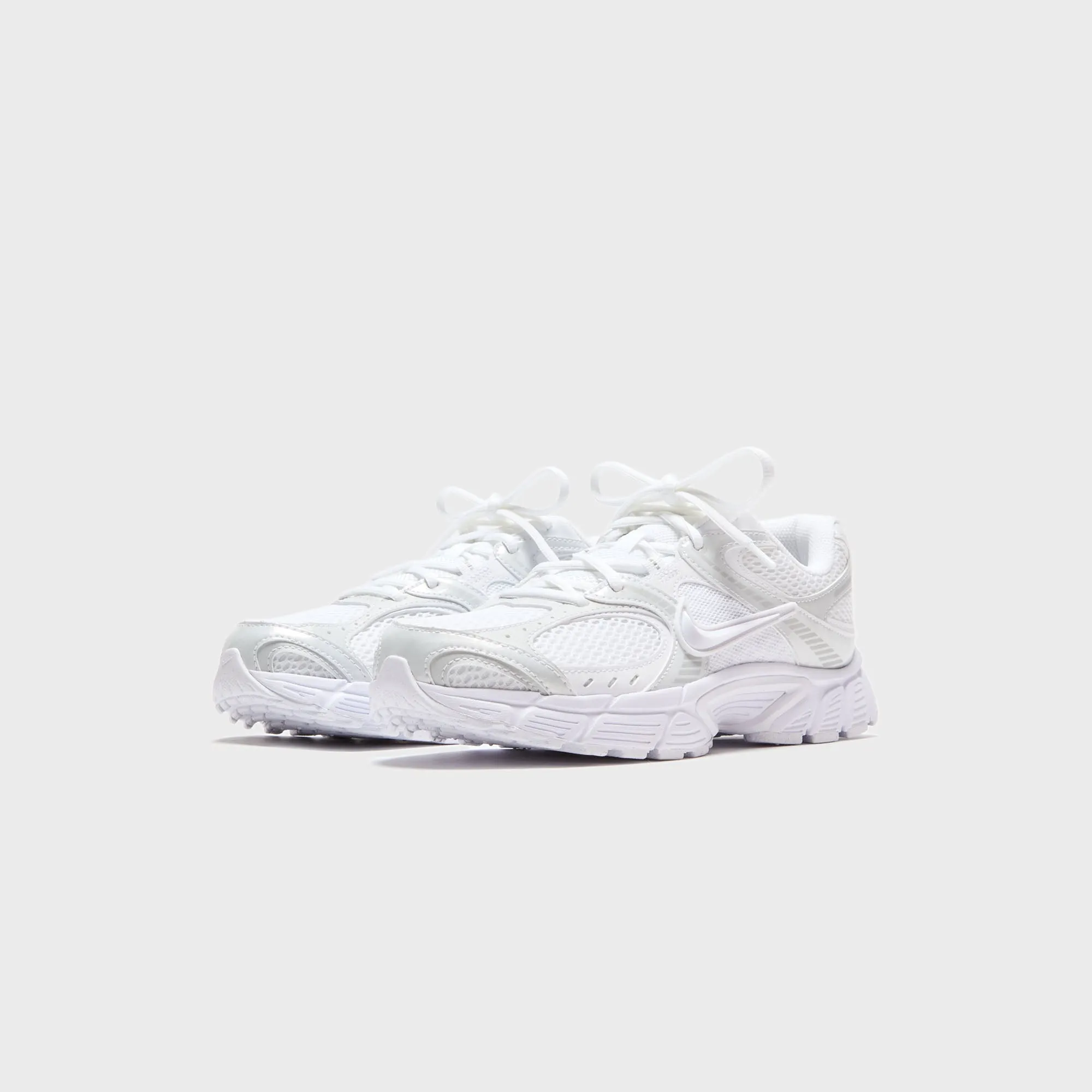 Attractive Nike Wmns V5 Rnr - White /Black / Metallic Silver