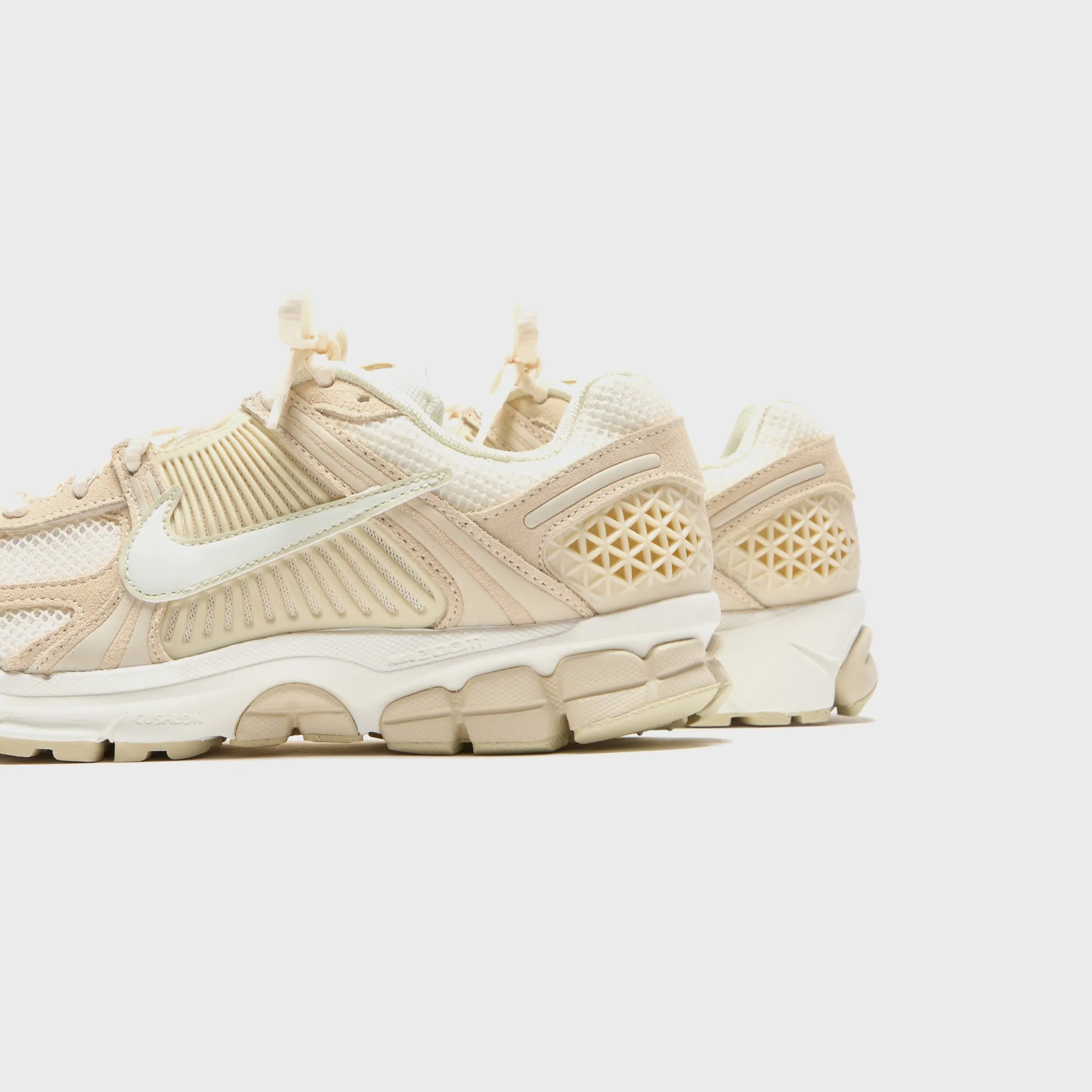 Nike Wmns Zoom Vomero 5 - Beach / Sail / Light Khaki Comfortable Stand Comfortable Faux Sable