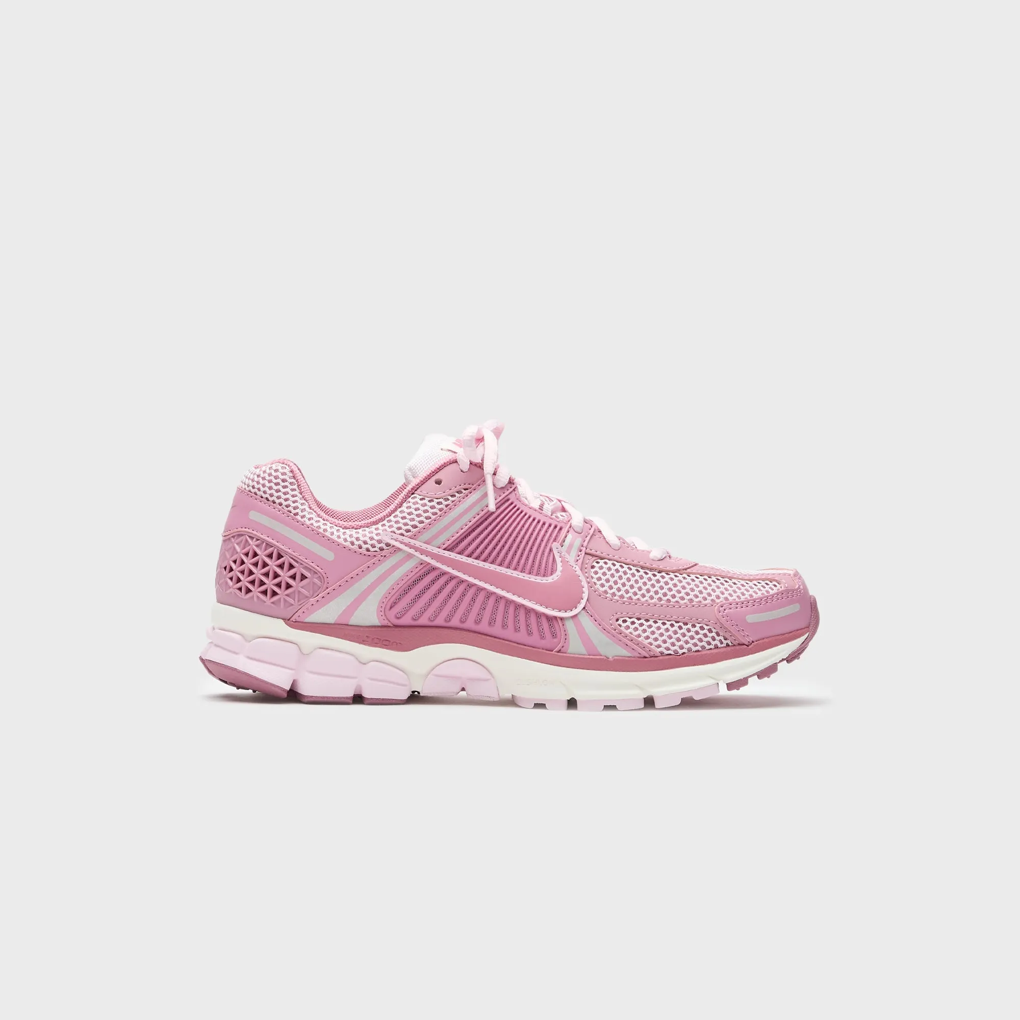 Fresh Style Nike Wmns Zoom Vomero 5 - Elemental Pink / Desert Berry