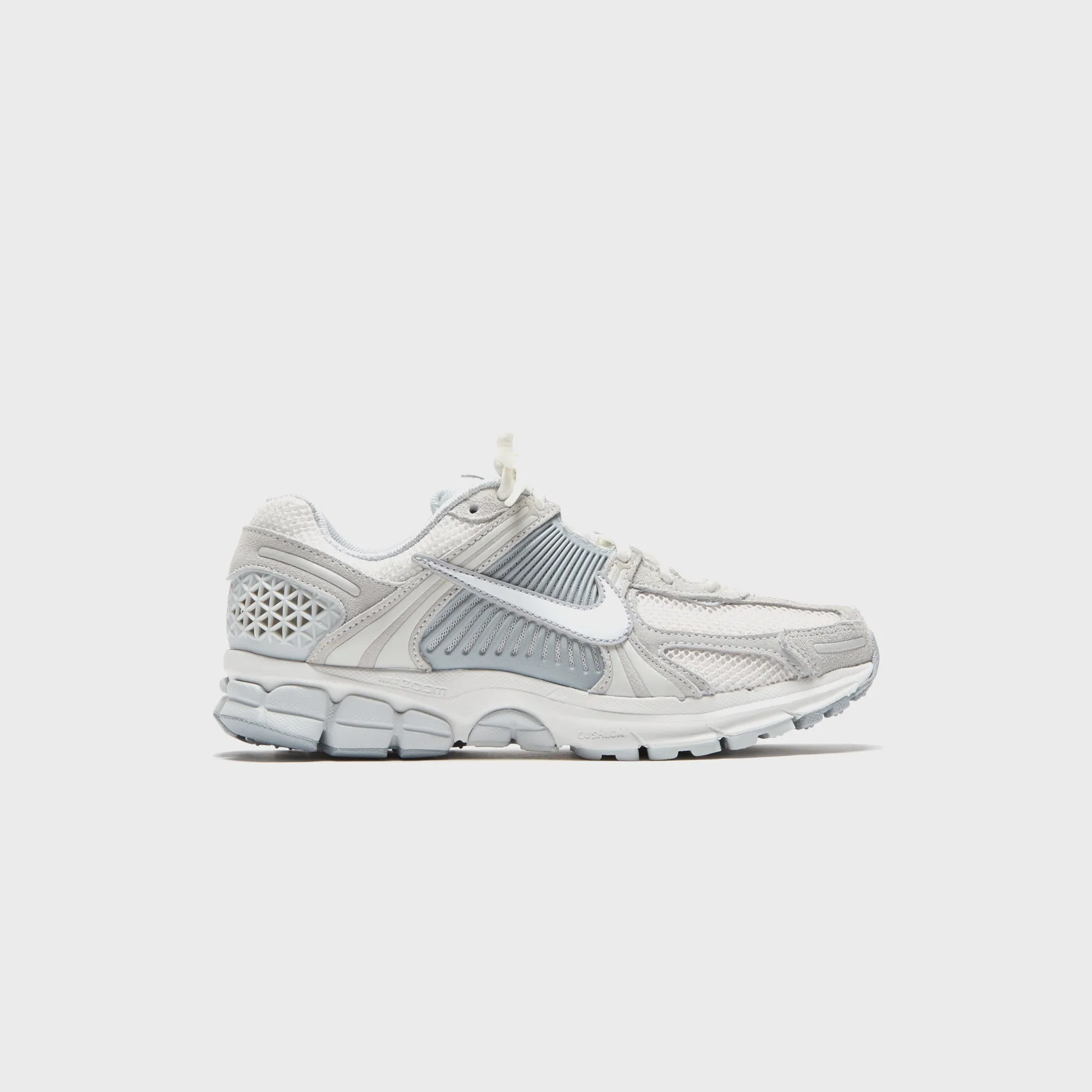 Comfortable And Anti Fatigue And Pressure Relief Comfortable Design For Use Nike Wmns Zoom Vomero 5 - Pure Platinum / Summit White
