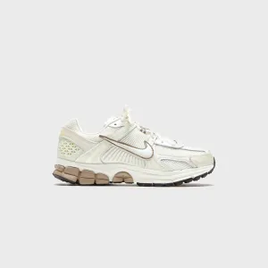 Marten Training Function Nike Wmns Zoom Vomero 5 - Sail / Mink Brown / Black