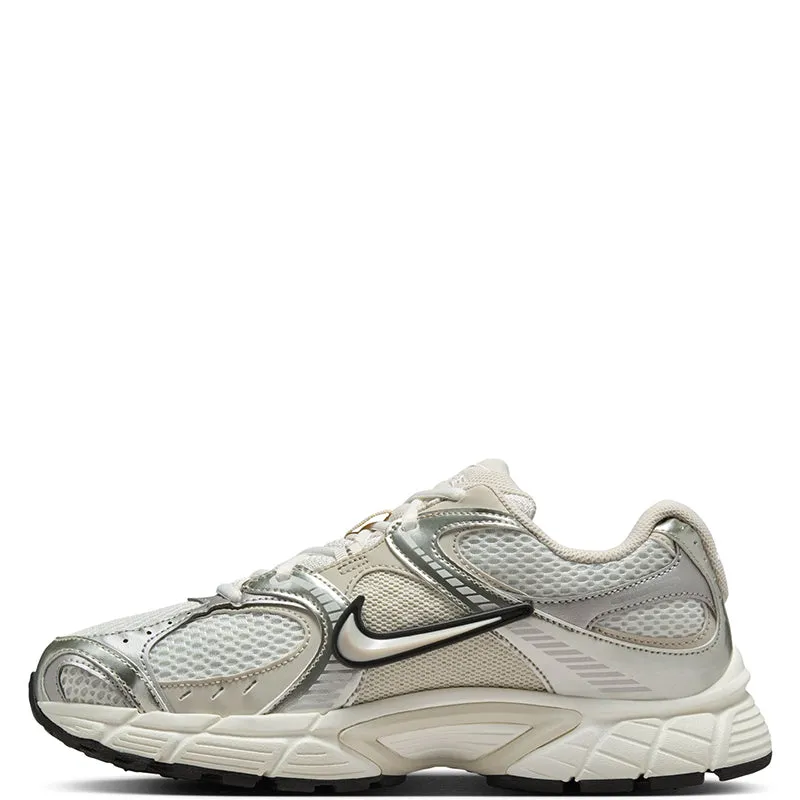 Nike Women'S V5 Rnr Slip-On Comfortable Feature Design