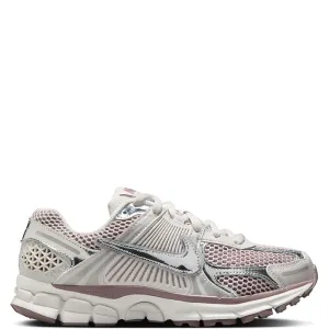 Nike Women'S Zoom Vomero 5 Comfort Piles Adjustable Closure Style