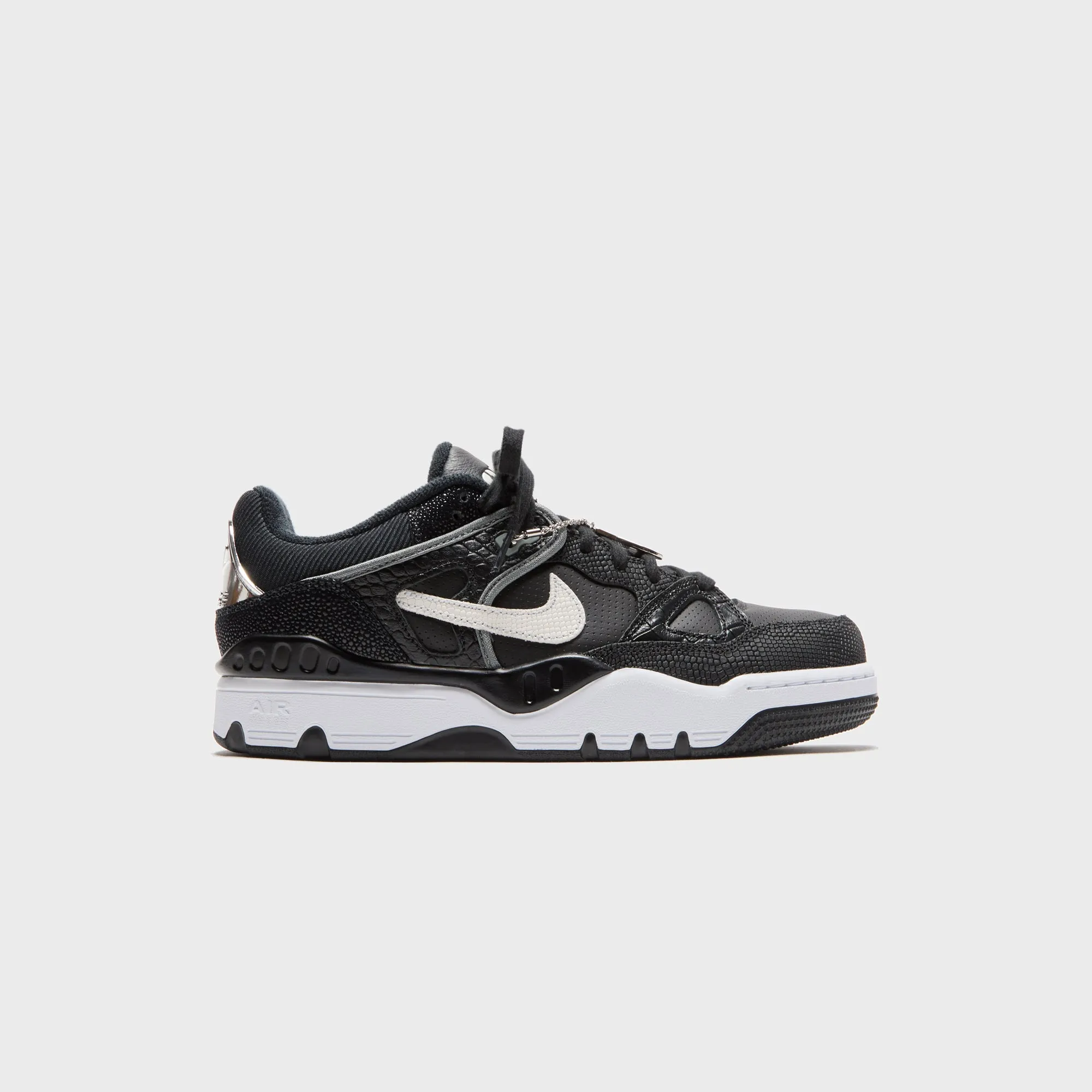 Anti-Fatigue Soles Comfortable For Commuting Nike X Nigo Air Force 3 Low - Black / White