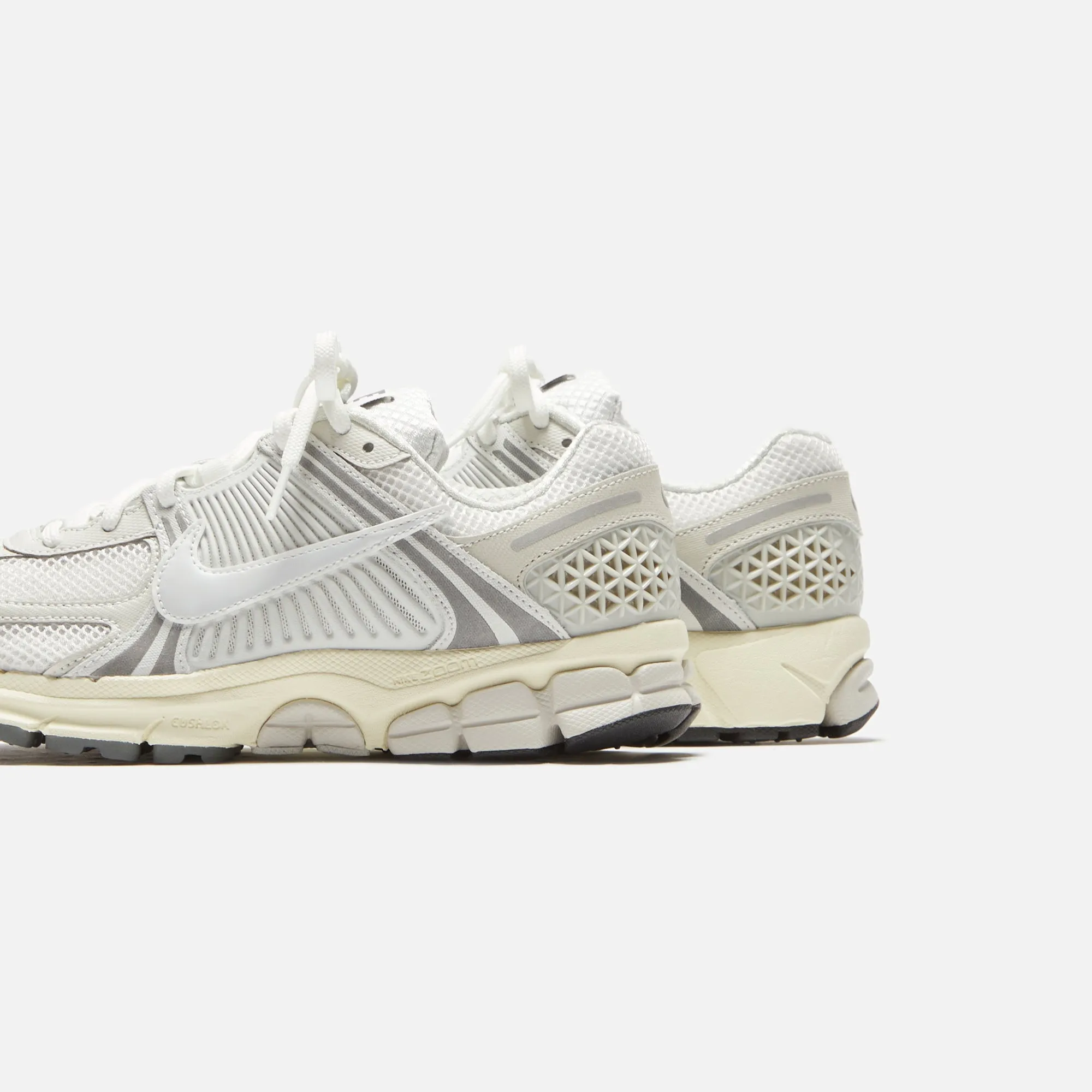 Nike Zoom Vomero 5 - Platinum Tint / Photon Dust New Year's Eve Sale