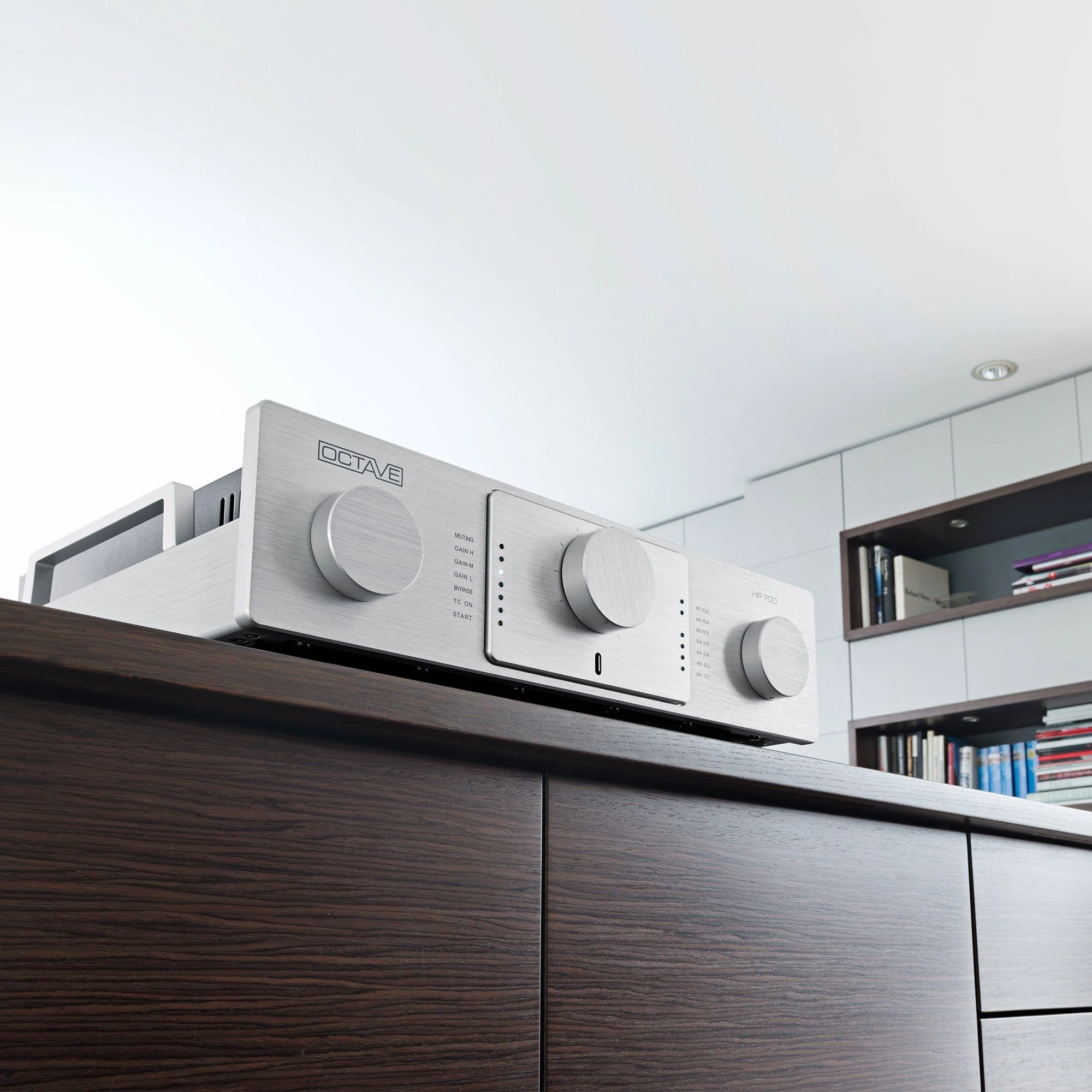 Octave HP700 SE Vacuum Tube Preamplifier