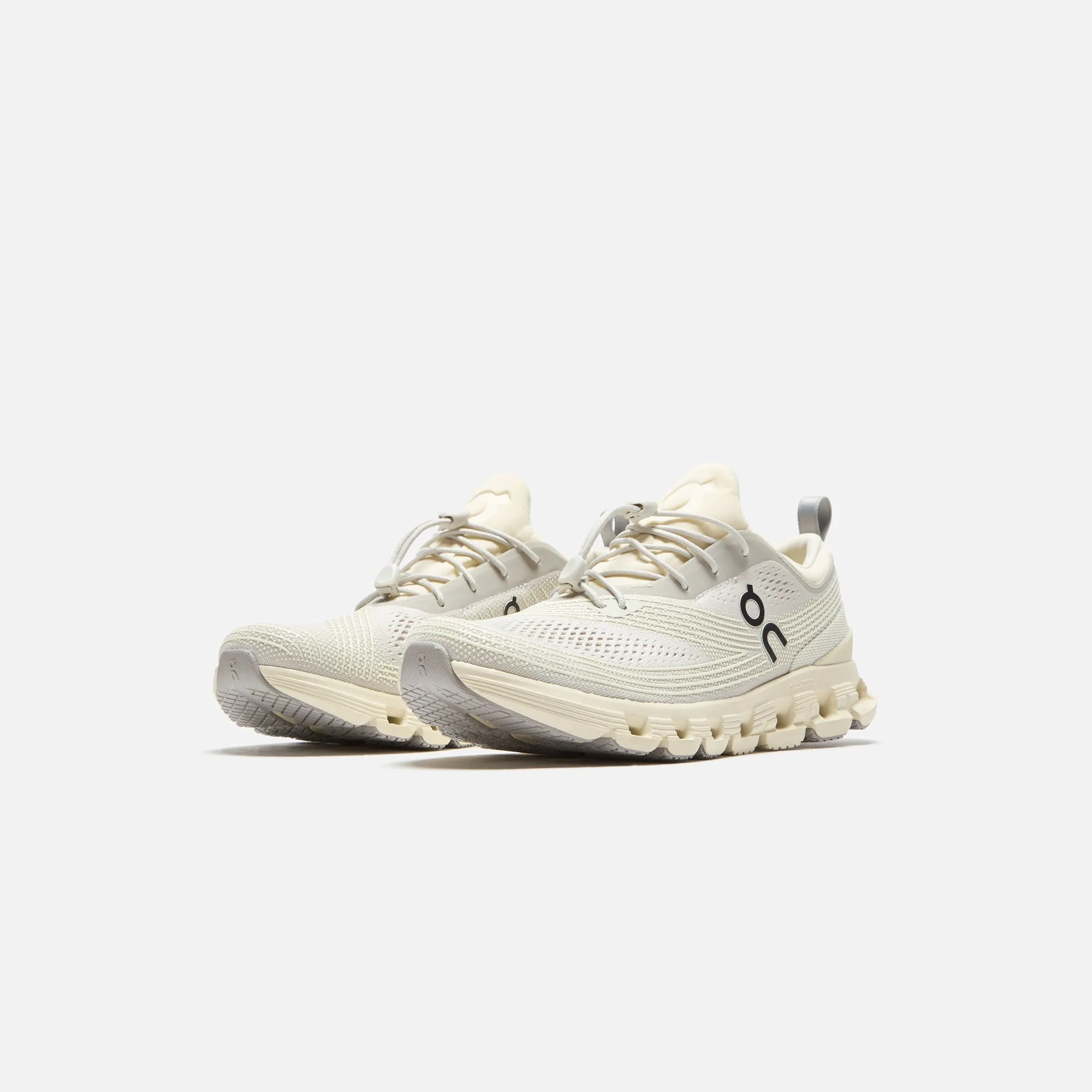 On Running Cloud X Z5 - Ice / Cream Black Friday Deal