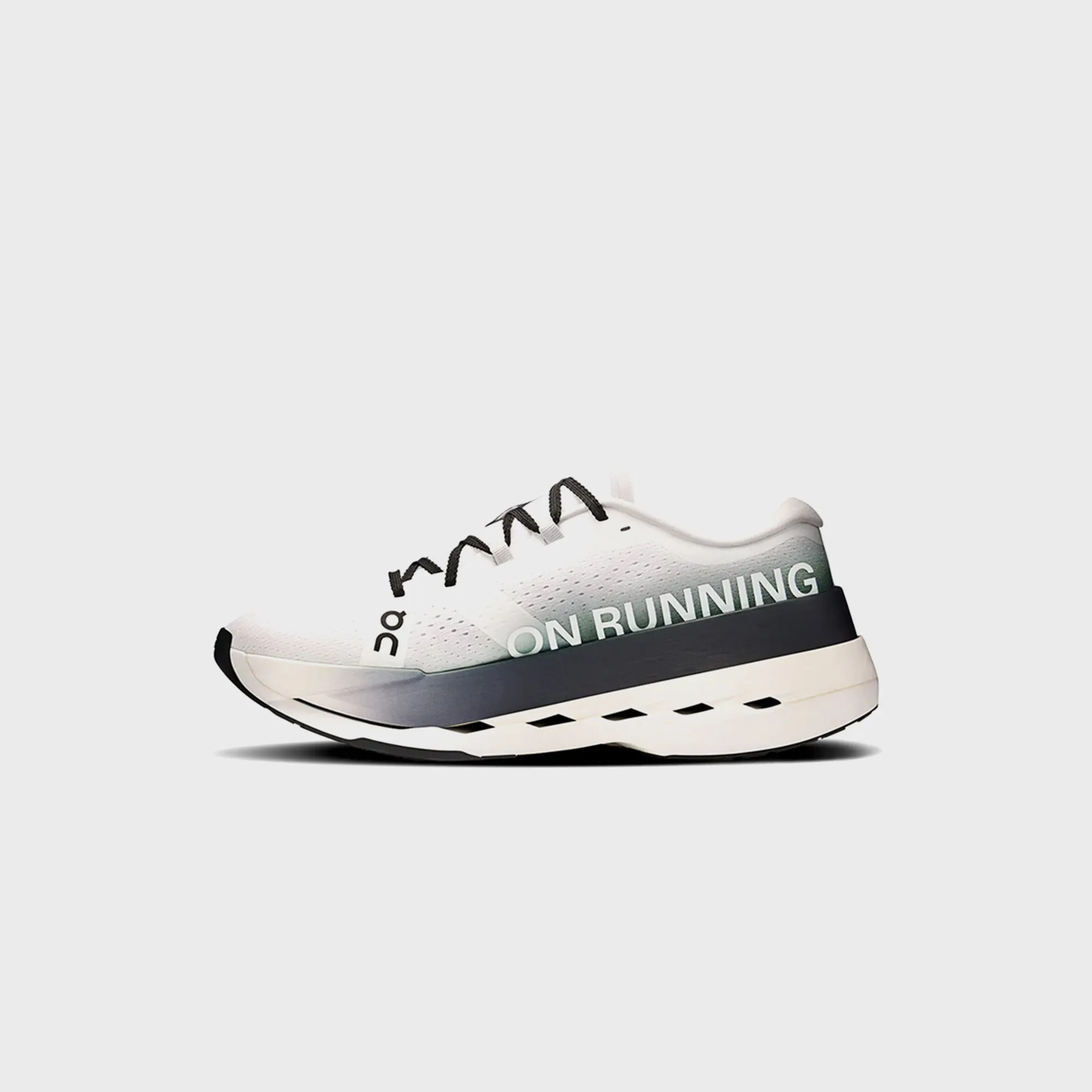 Decorative Sling On Running Cloudboom Max - White / Black