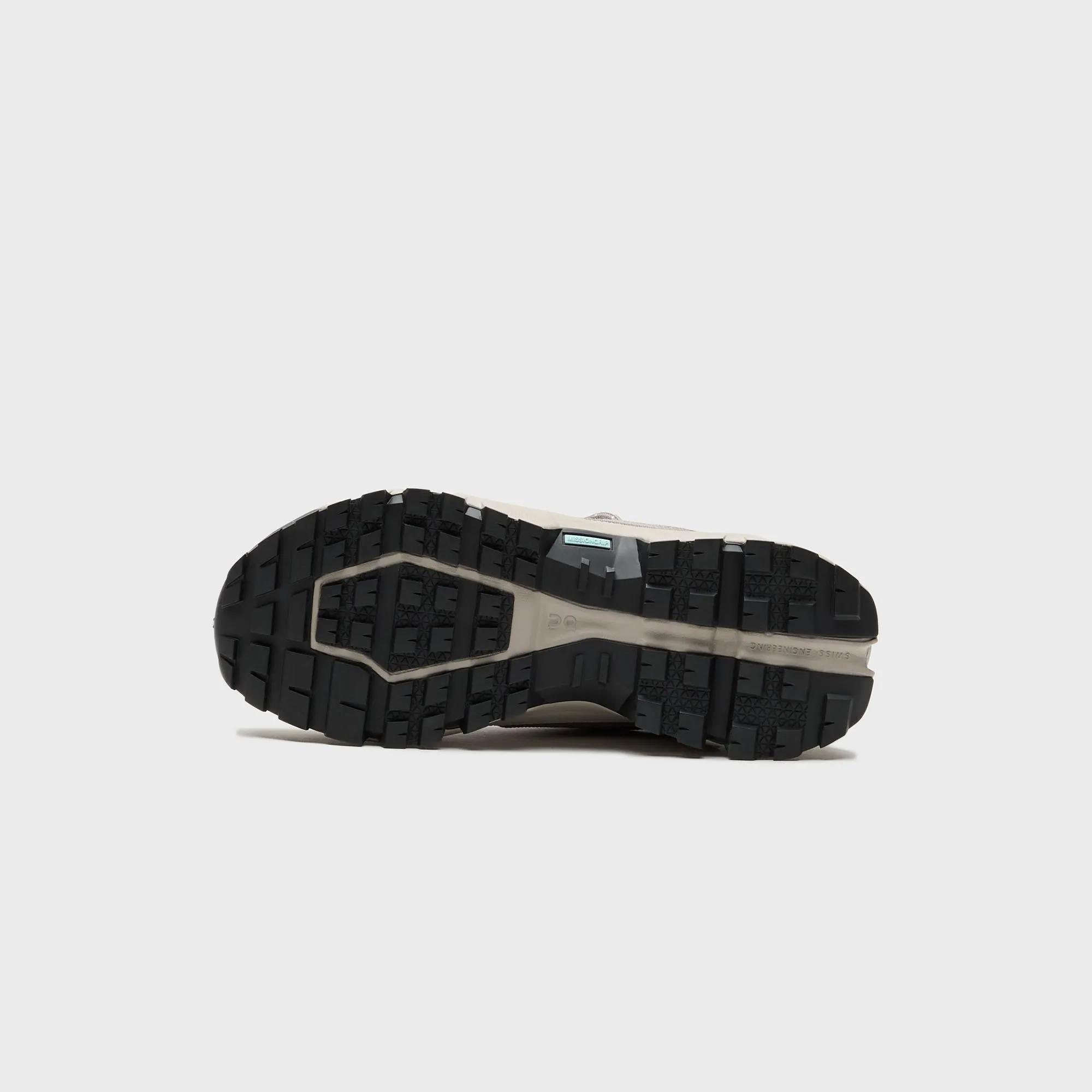 On Running Cloudrock Low Wp - Cinder / Fog Comfort Straps Design Style Natural Arch Support