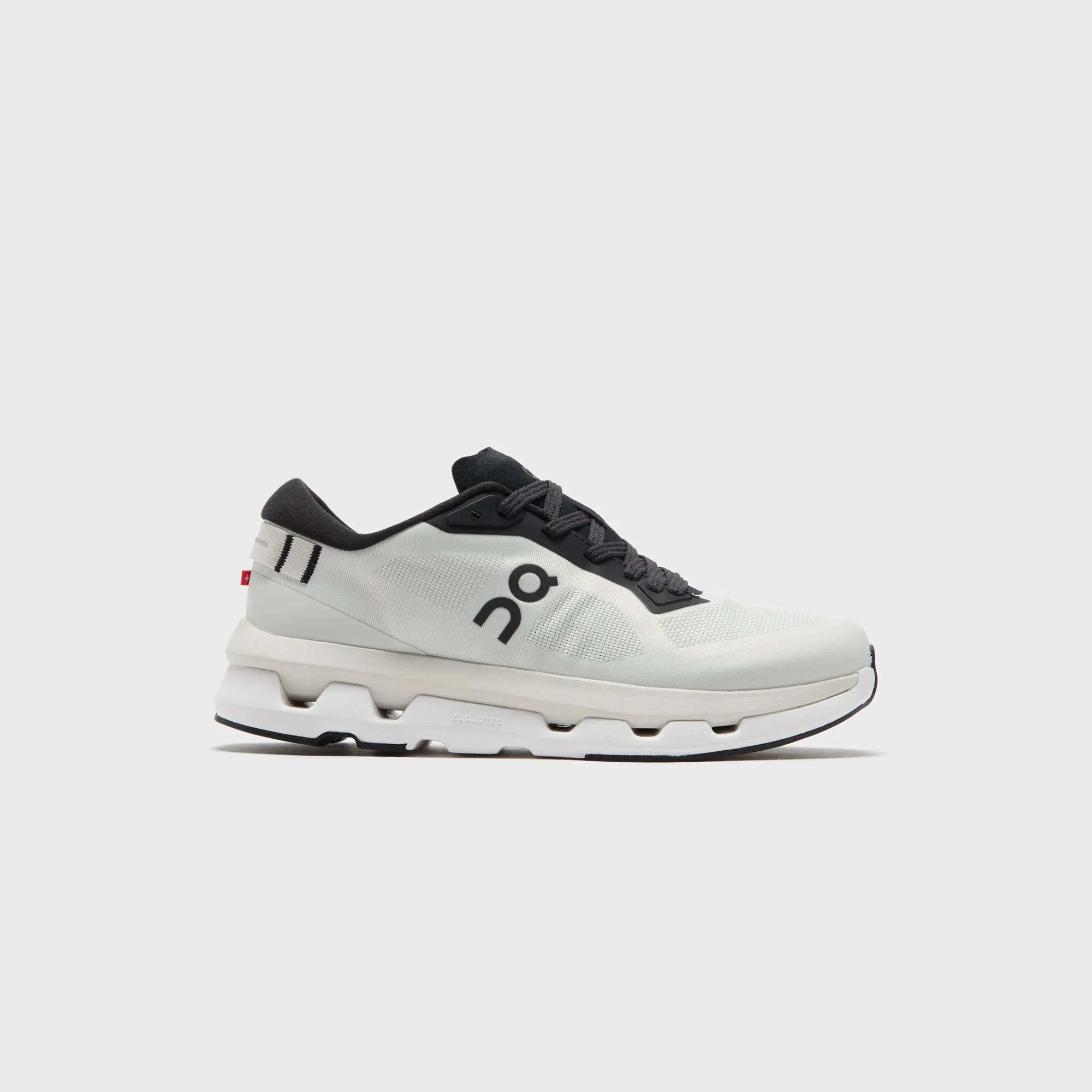Adjustable Velcro Strap On Running Cloudzone - Ice / Black