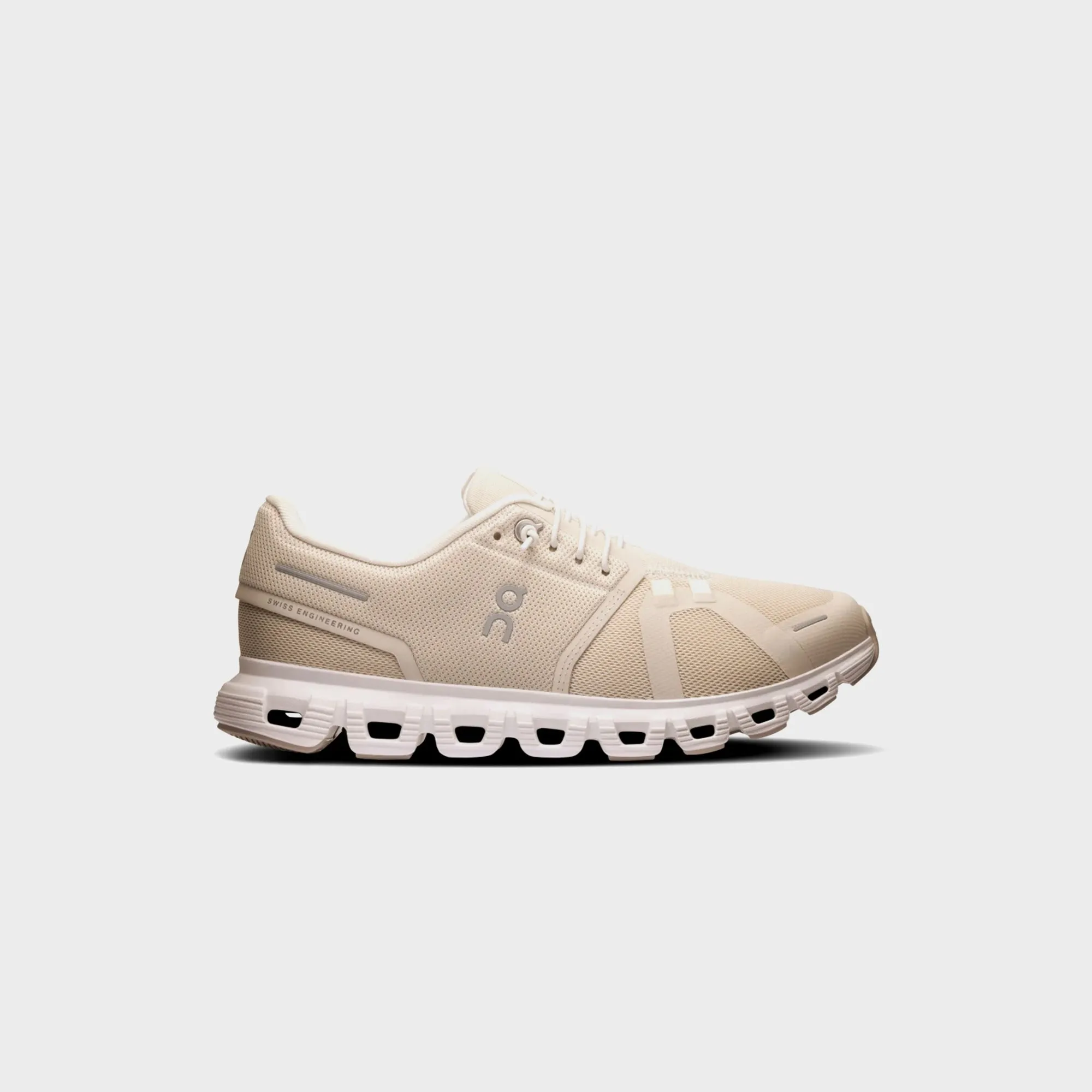On Running Wmns Cloud 6 - Pearl / White Comfort Routes