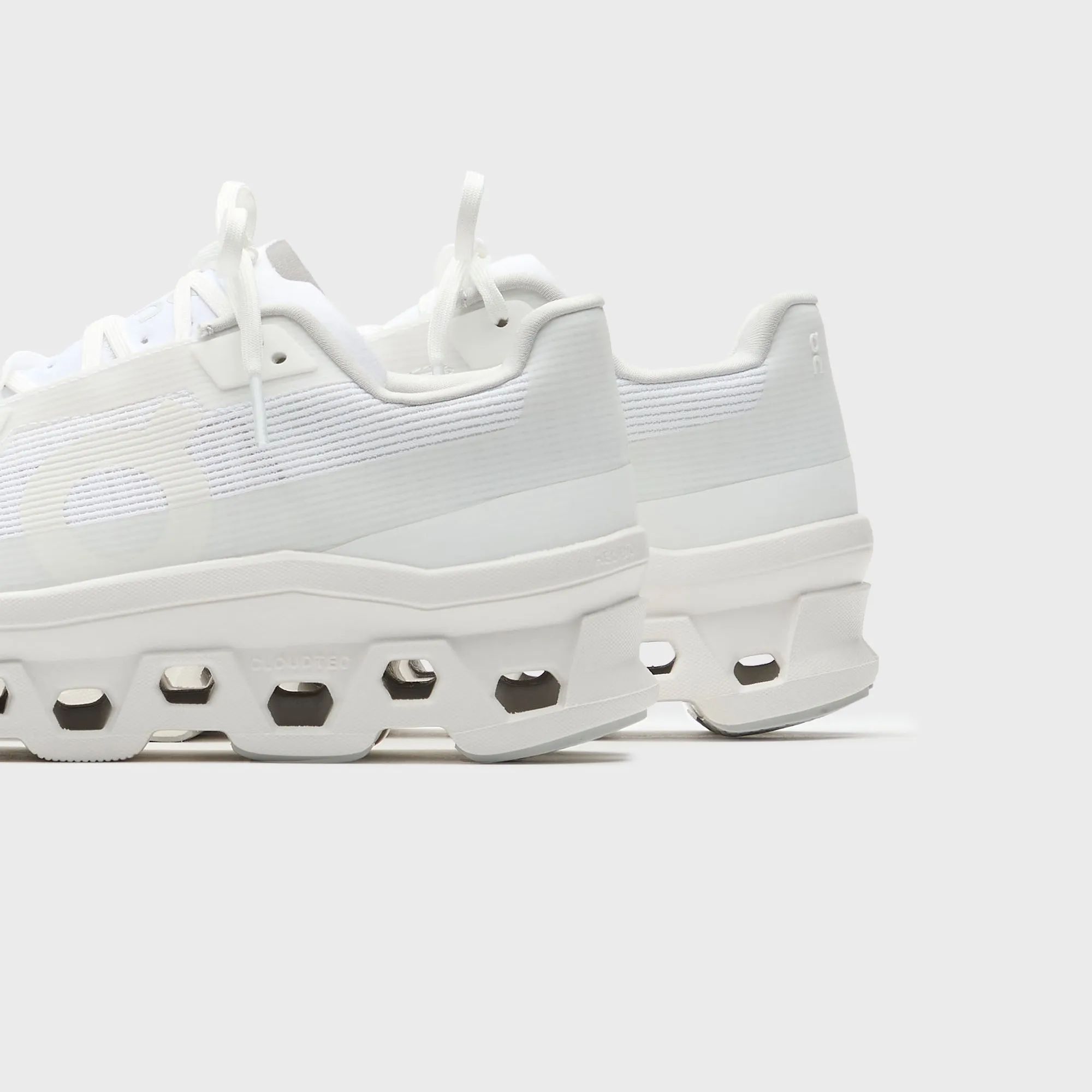 On Running Wmns Cloudmonster - Void White Comfortable Pulling