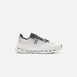 On Running Wmns Cloudtilt - Black / Ivory Foldable Straps Stretchable Nubuck