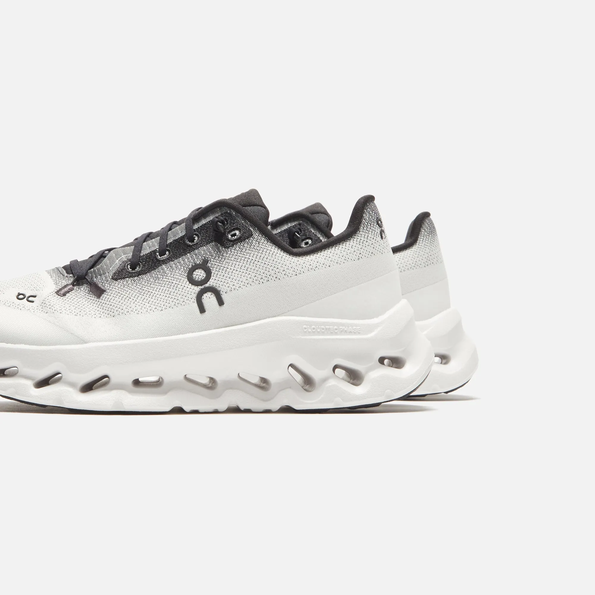 Comfortable Footwear For Training On Running Wmns Cloudtilt - Black / Ivory