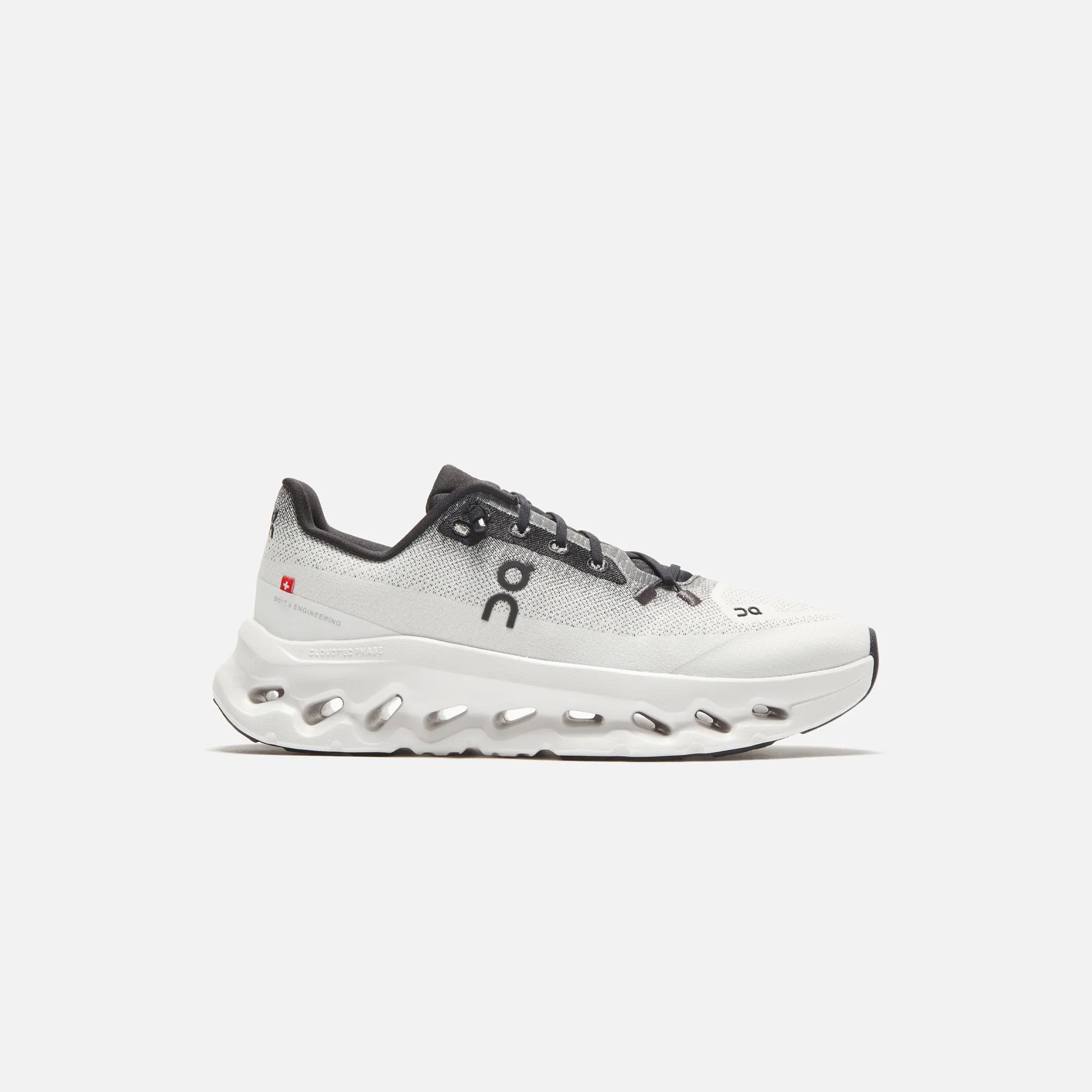 On Running Wmns Cloudtilt - Black / Ivory Foldable Straps Stretchable Nubuck