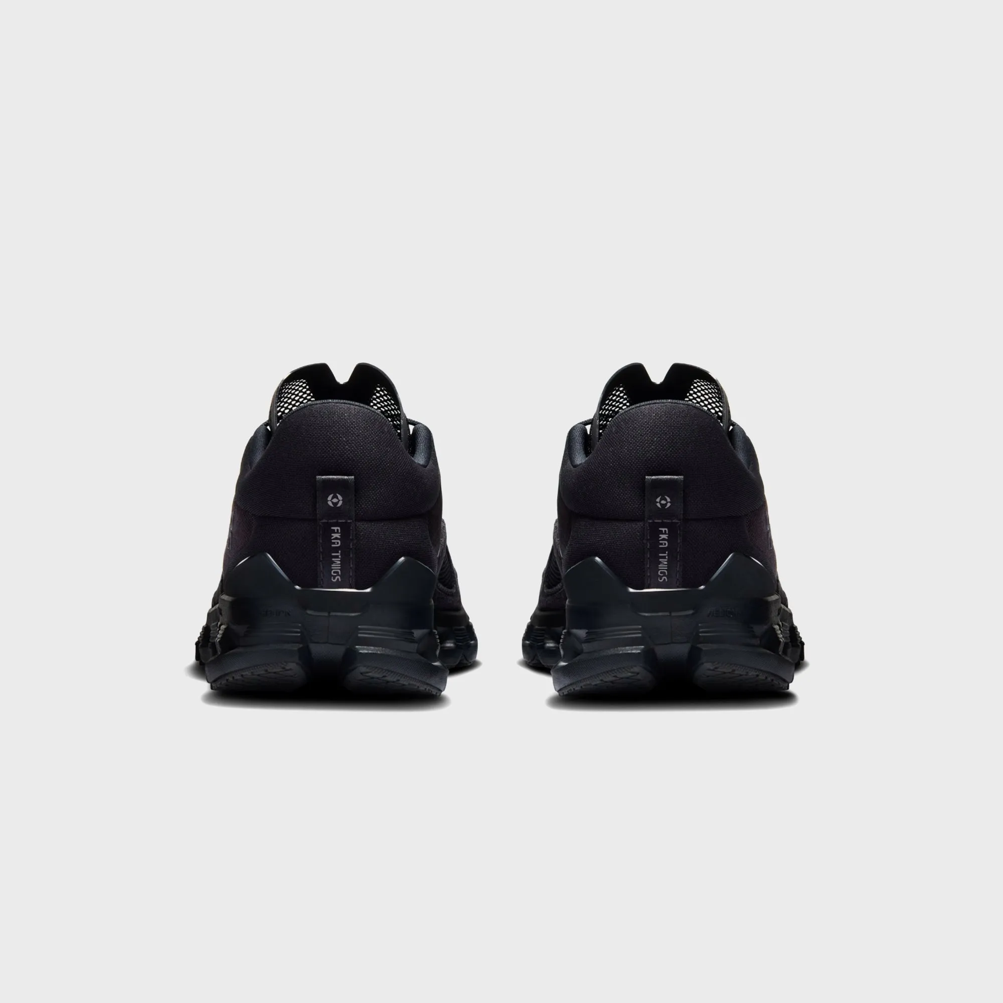 Comfort Caches On Running X Fka Twigs Wmns Cloud X - Black