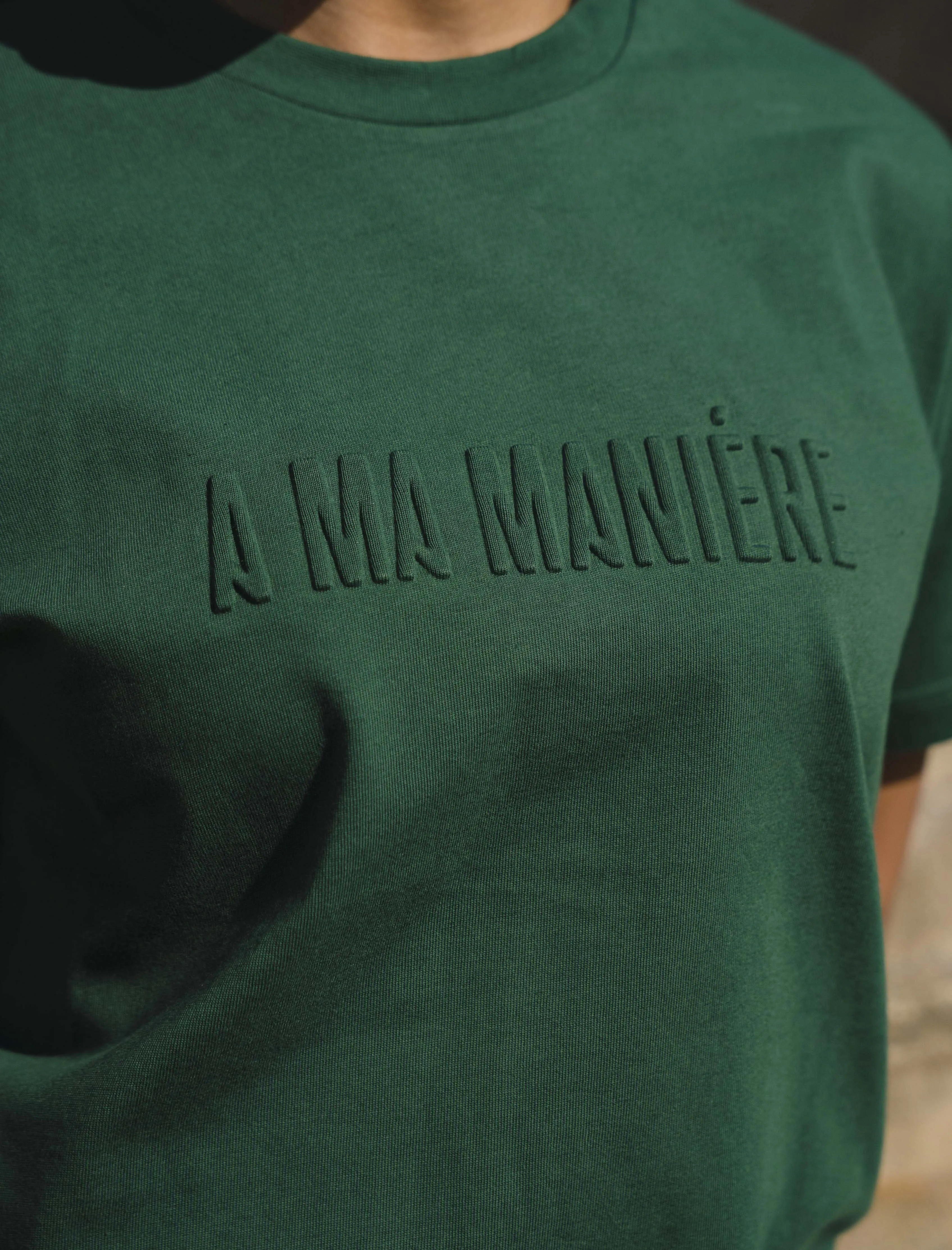 Elegant Neck Contrast Stitch T-Shirt