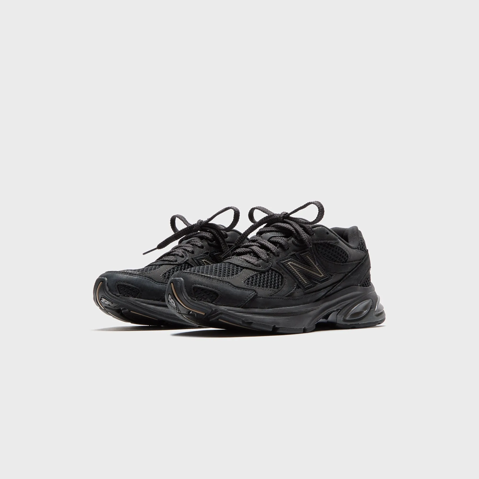 Stride with Confidence Fuel Your Fire New Balance Abzorb 2010  - Black / Brown