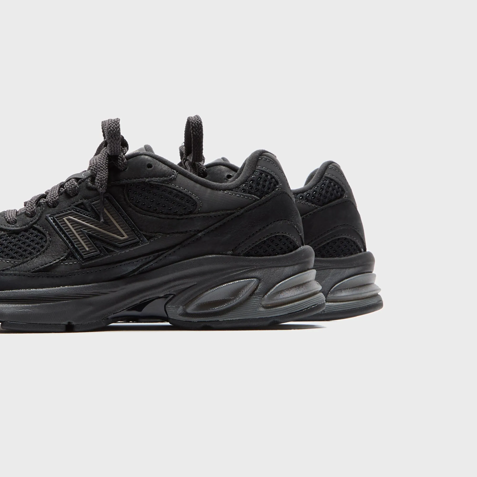Walk with Purpose New Balance Abzorb 2010  - Black / Brown