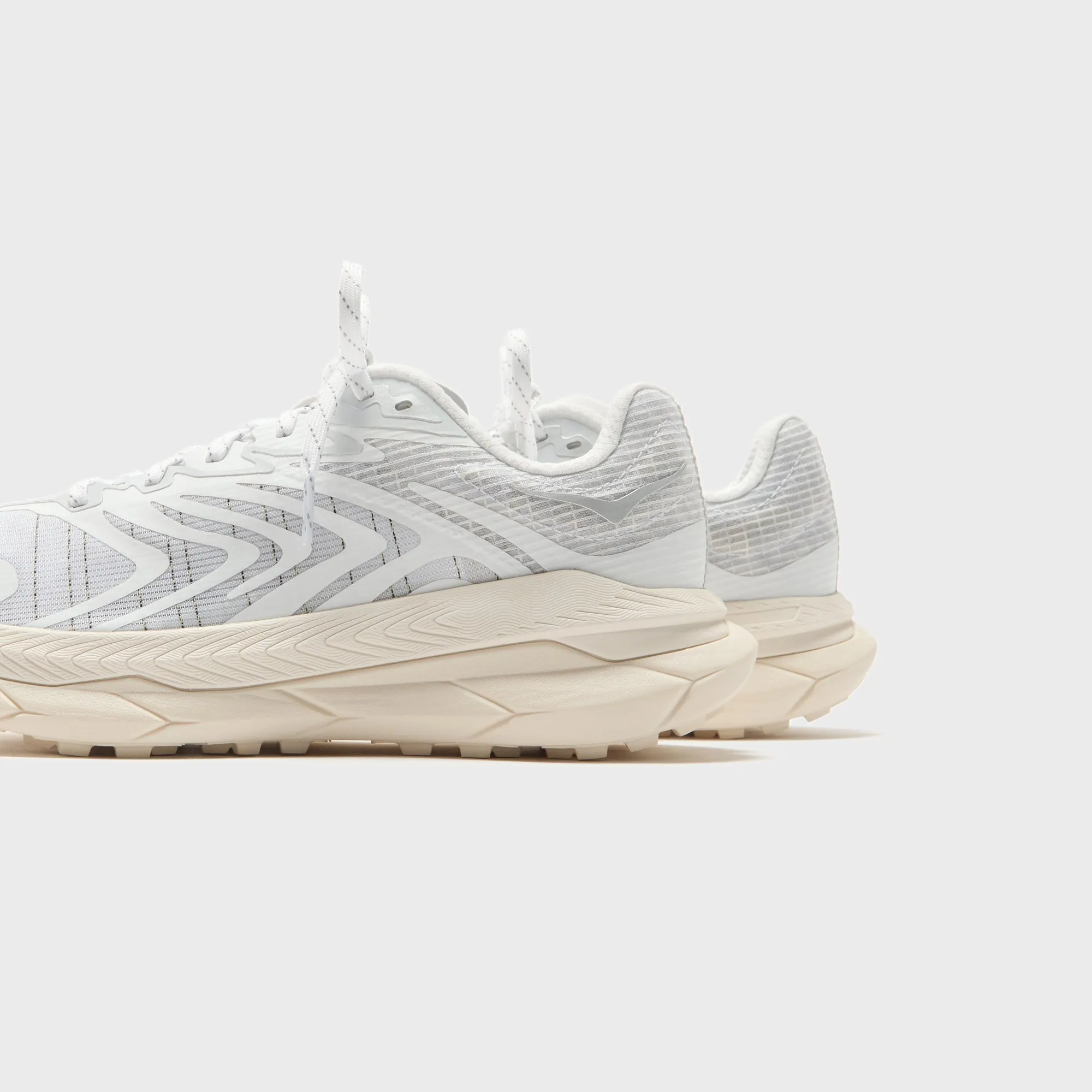Multi Purpose Functionality Lateral Support System Hoka Tecton X2 Ts - White / Cosmic Grey