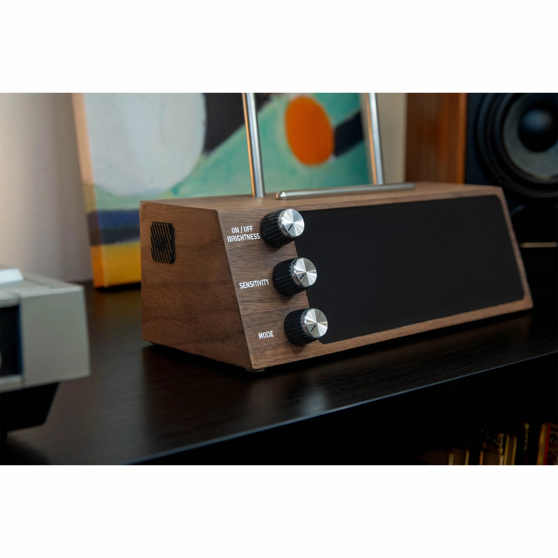 Petru: Smart Now Playing Vinyl Record Stand