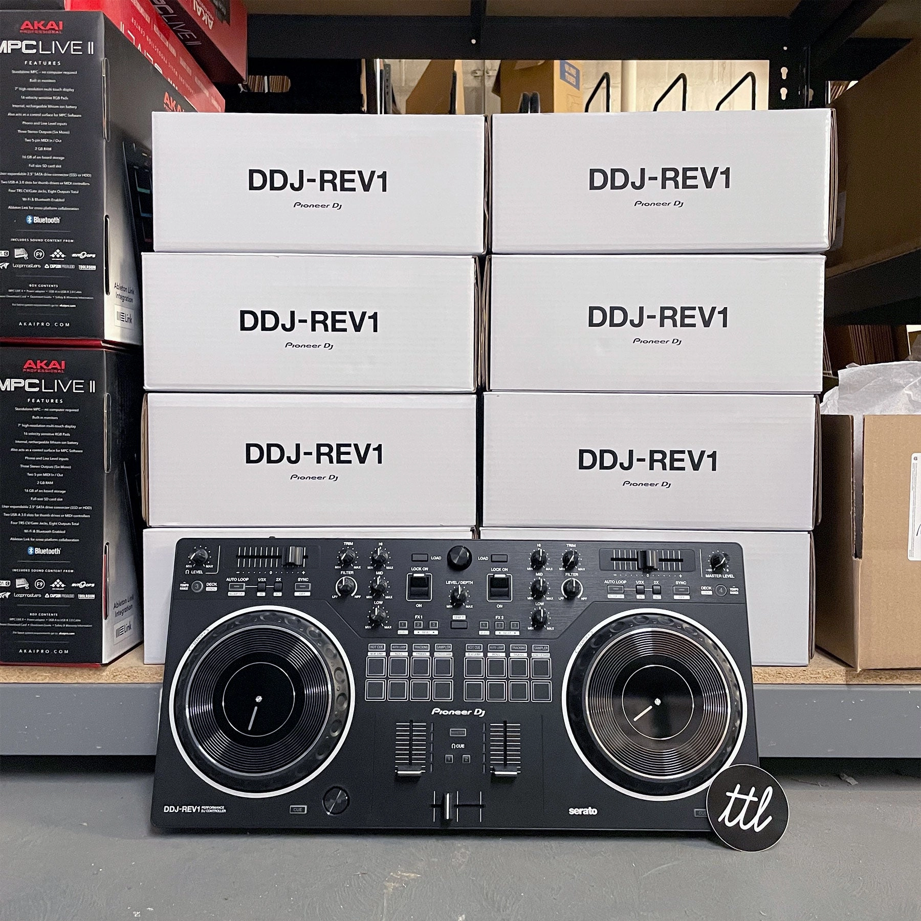 Pioneer DJ: DDJ-REV1 DJ Controller