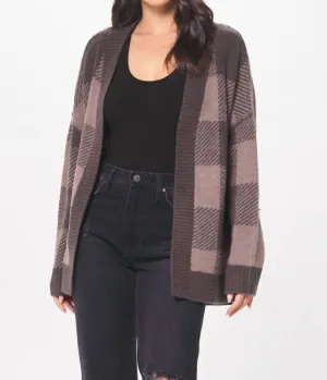 Cardigan en maille douce à carreaux taupe