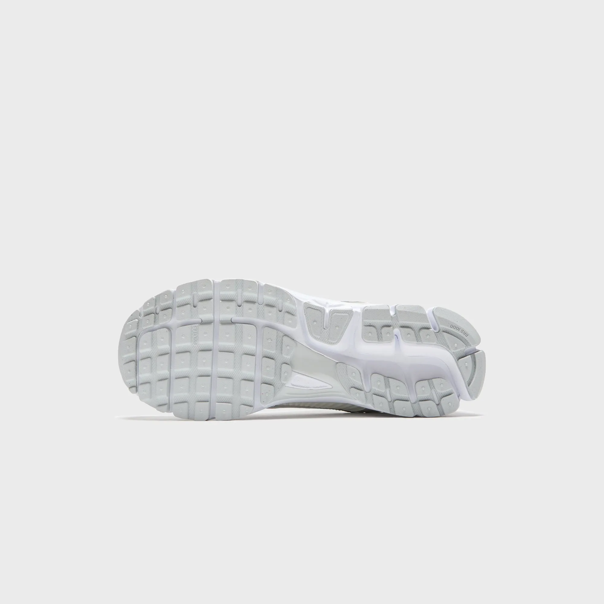 Nike Wmns Zoom Vomero 5 - Metallic White / Metallic Silver / Summit White High Traction Outsole Design