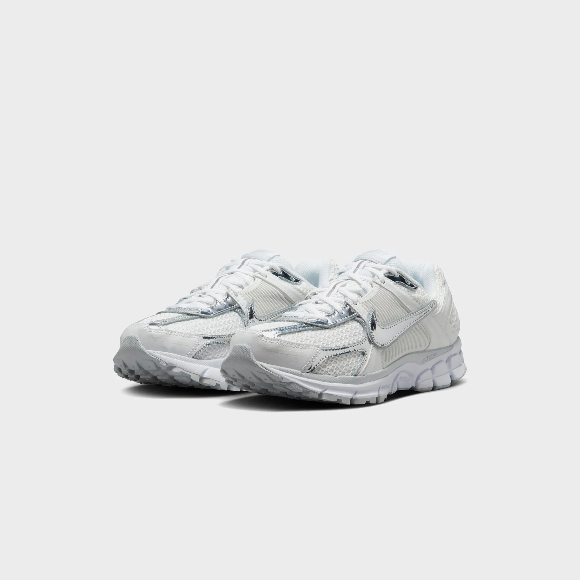 Comfortable Rafting Shoes Chain Strap Nike Wmns Zoom Vomero 5 - Metallic White / Metallic Silver / Summit White