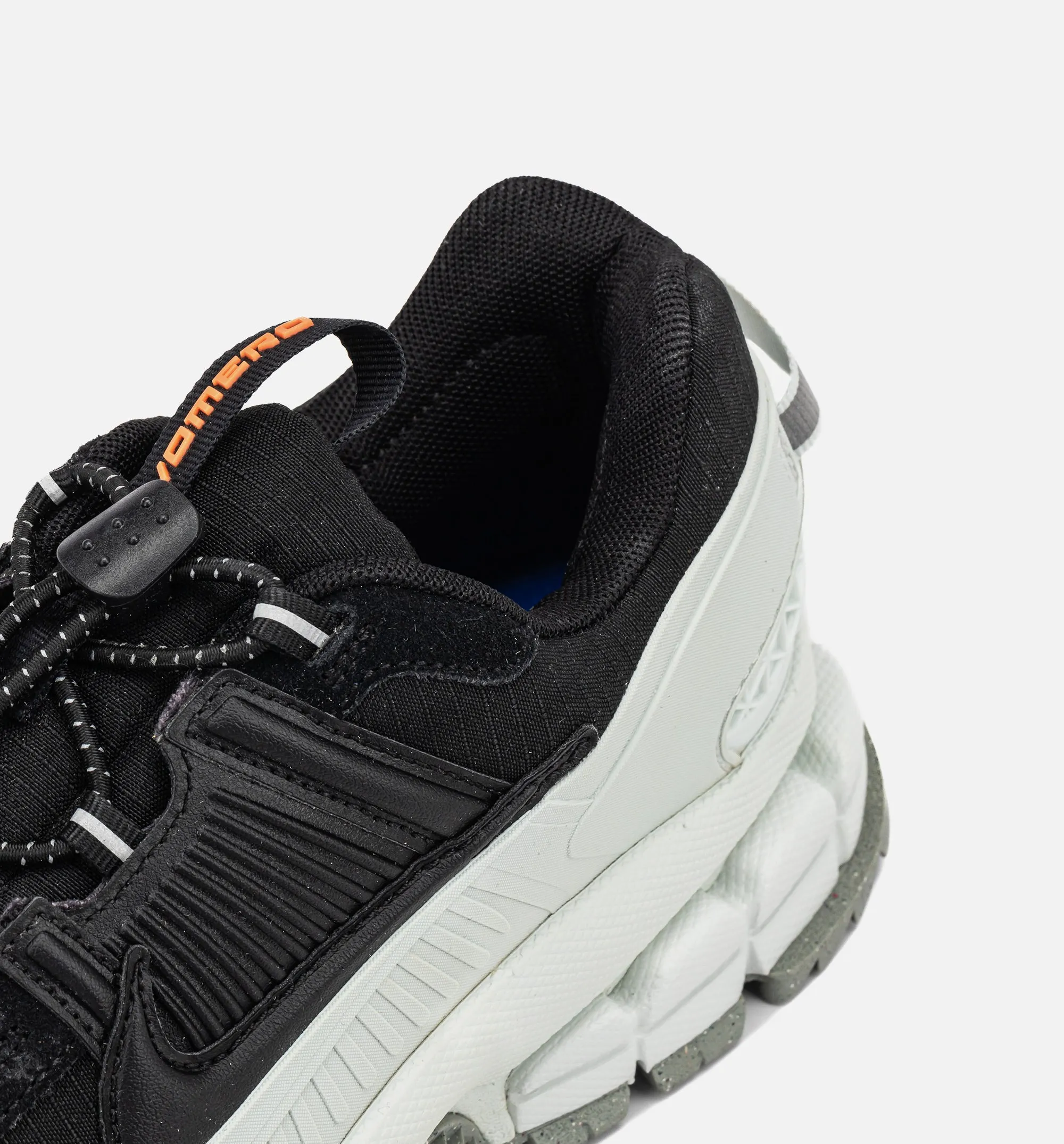 Durable Pouches Zoom Vomero Roam Winterized Mens Lifestyle Shoe - Black/Light Silver/Jade Horizon/Hyper Crimson