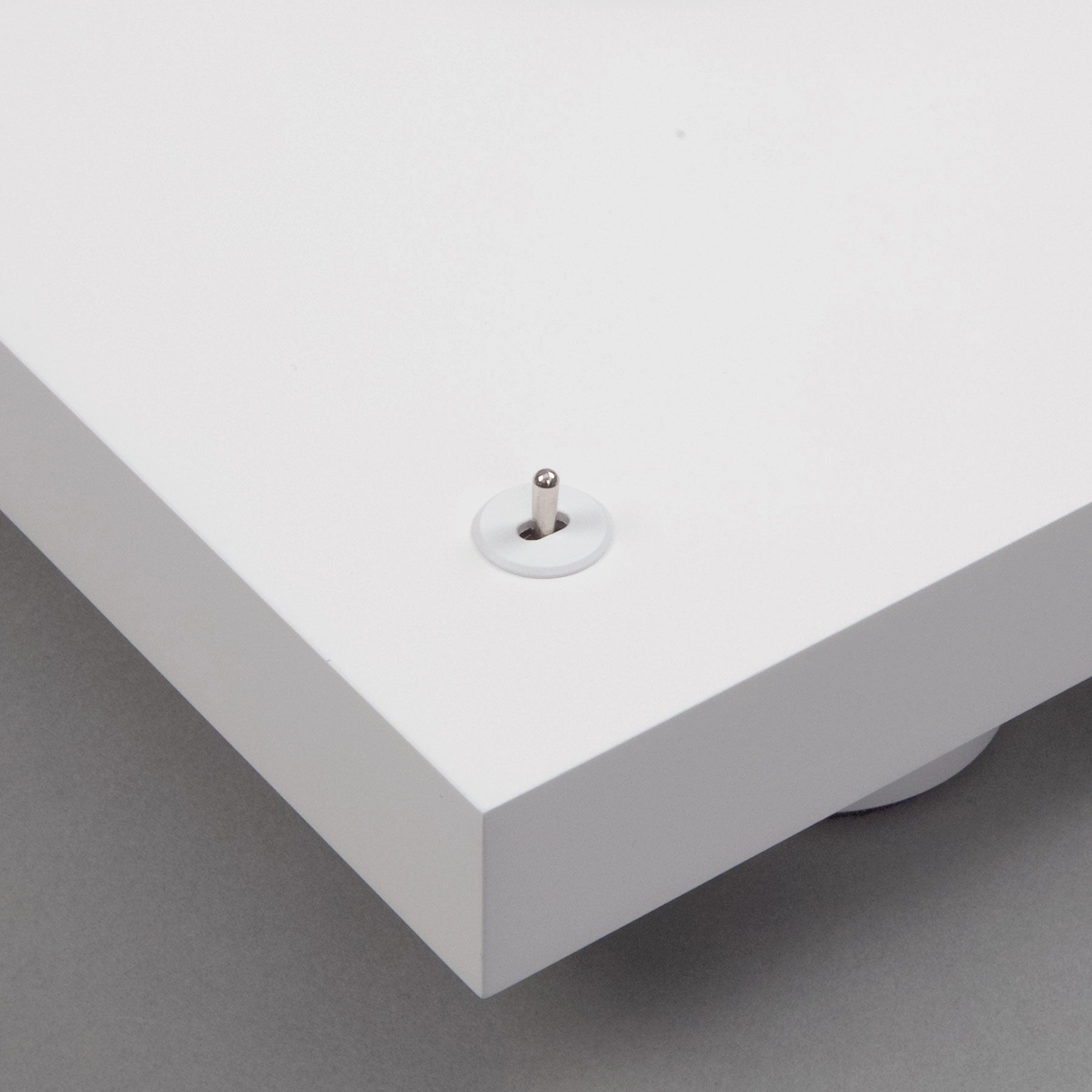 Pro-Ject: Debut PRO B Turntable - Special Edition White