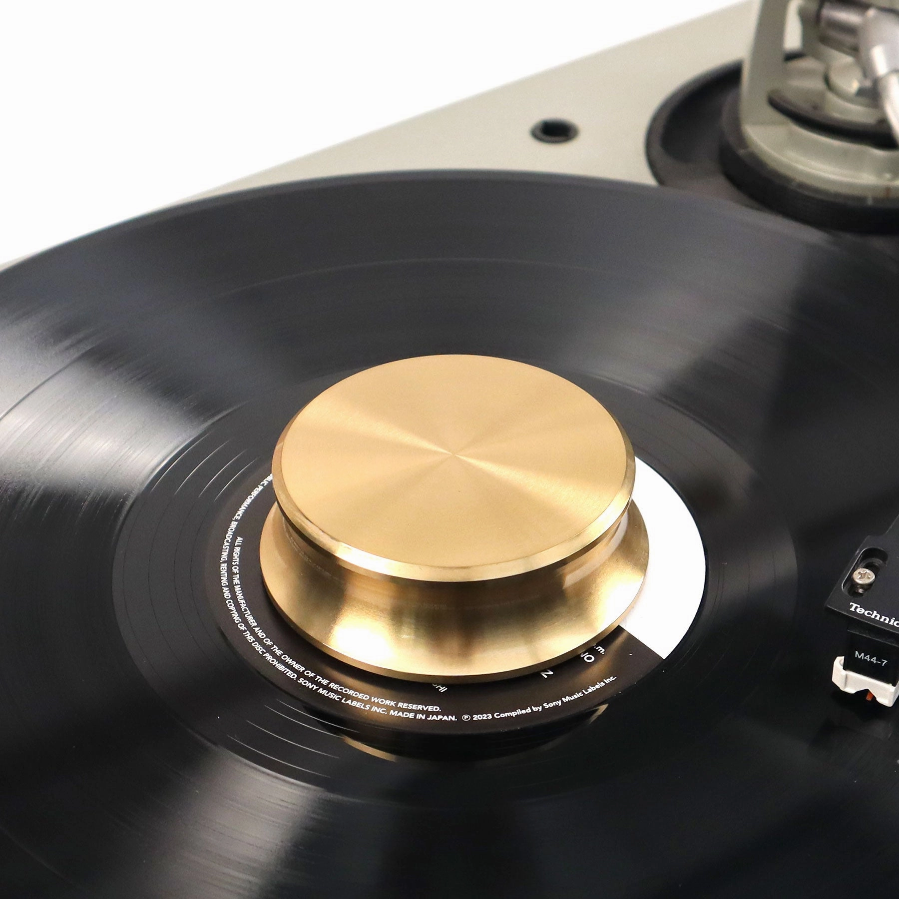 Pro-Ject: Record Puck Record Stabilizer (1.7 lbs) - Polished Brass hi-fi digital music server,hi-fi speaker wall mount,hi-fi amp upgrade