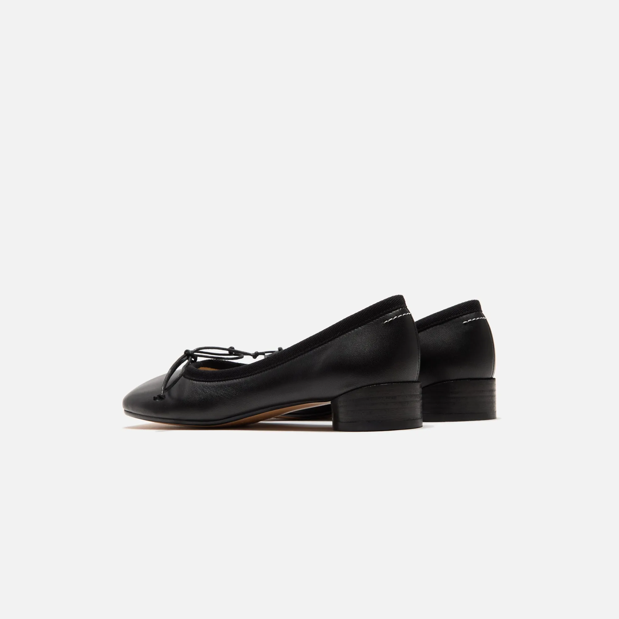 V - Shaped Design Mm6 Maison Margiela Ballet Shoe - Black