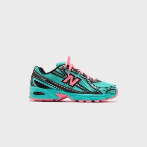 Own the Vibe Built for the Bold New Balance 740 - Cyber Jade / Black / Pink