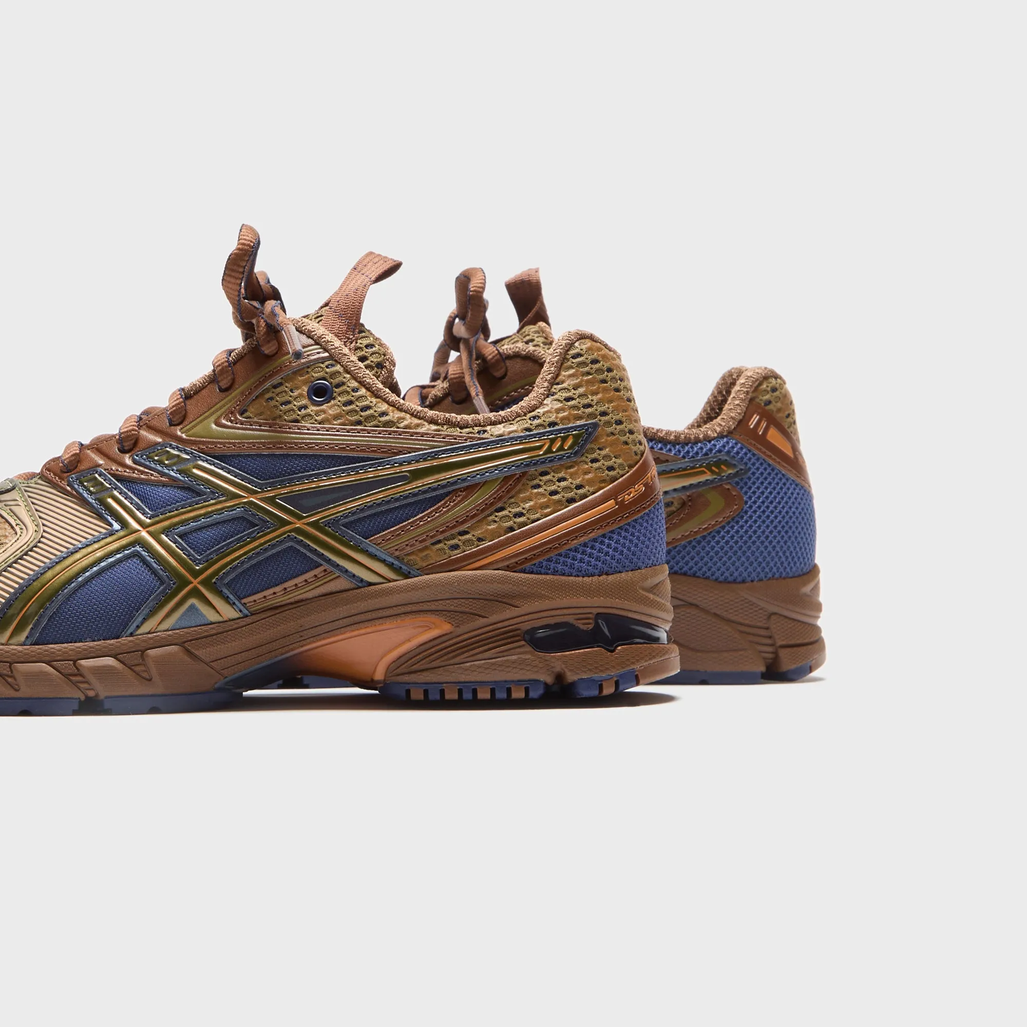Asics Ub9-S Gel-Ds Trainer 14 - Desert Camp / Piquant Orange Own the Moment