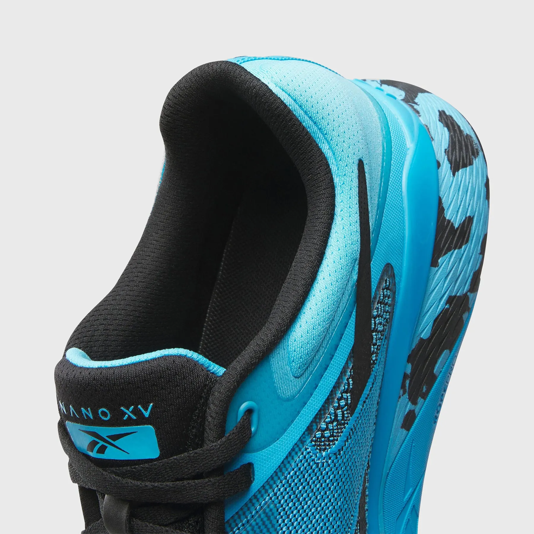 Outstanding Footwear RubberMaterial Reebok - Nano X5 - Ftwr White/Black/Future Cyan
