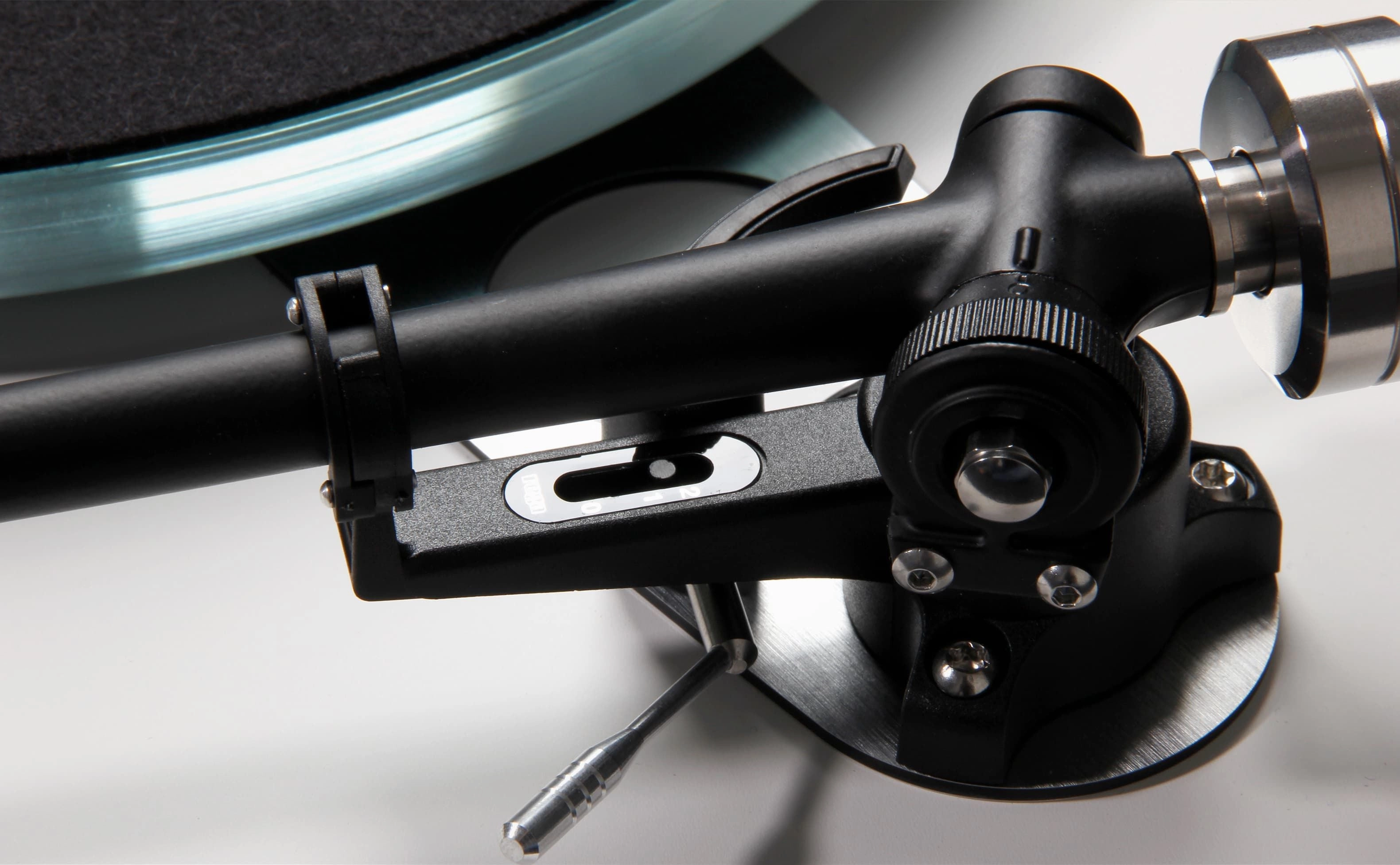 Rega: Planar 6 Turntable w/ ND5 Cartridge - Polaris Grey