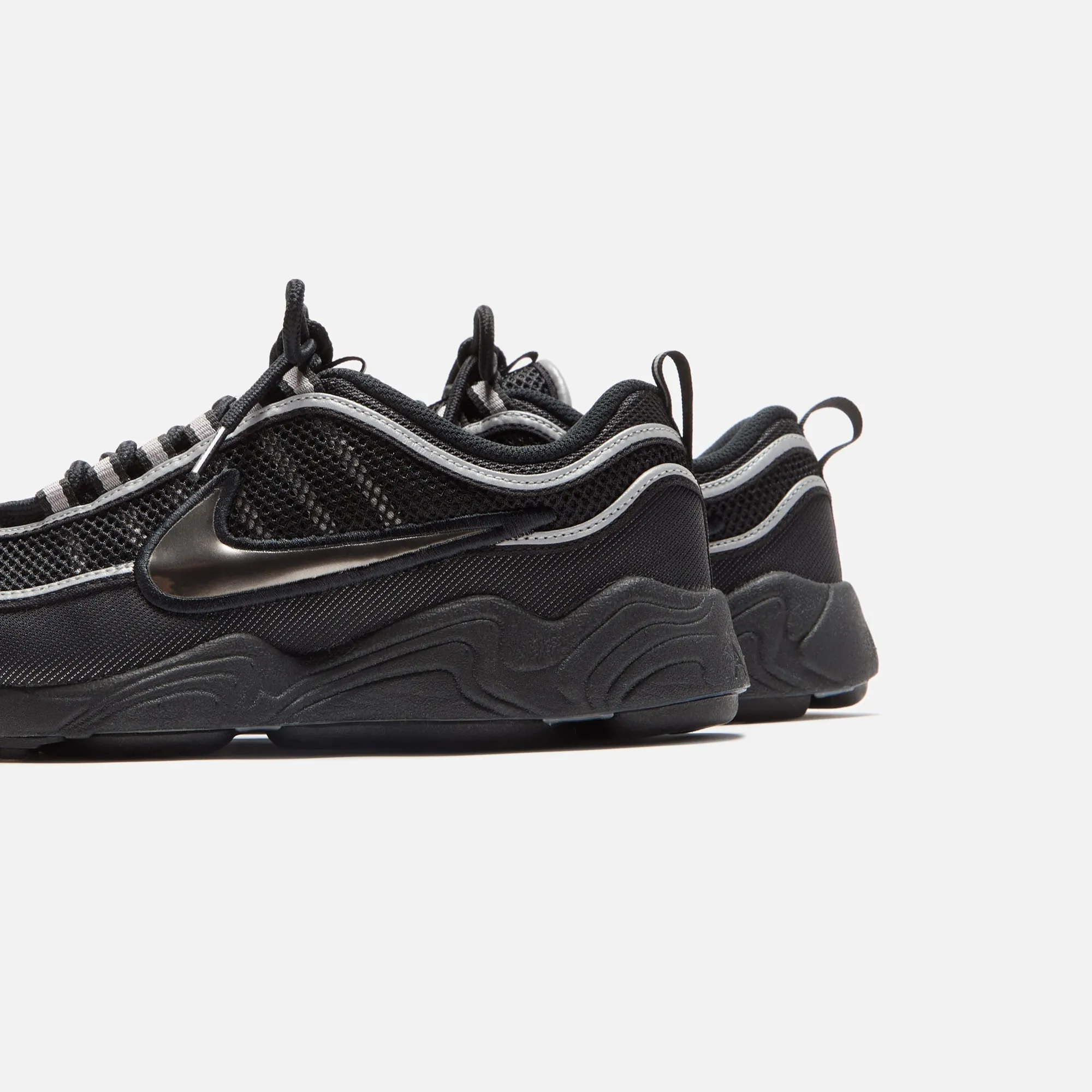 "Resilience Omni-Directional Nike Air Zoom Spiridon - Black / Metallic Silver / Sport Red