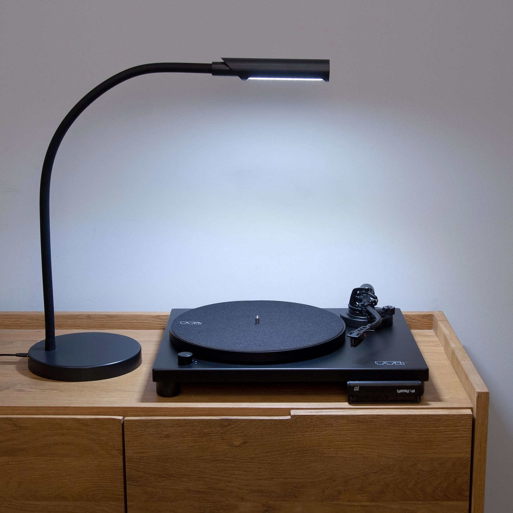 Reliable Corp.: UberLight Flex Turntable Lamp - Black / Tabletop Model